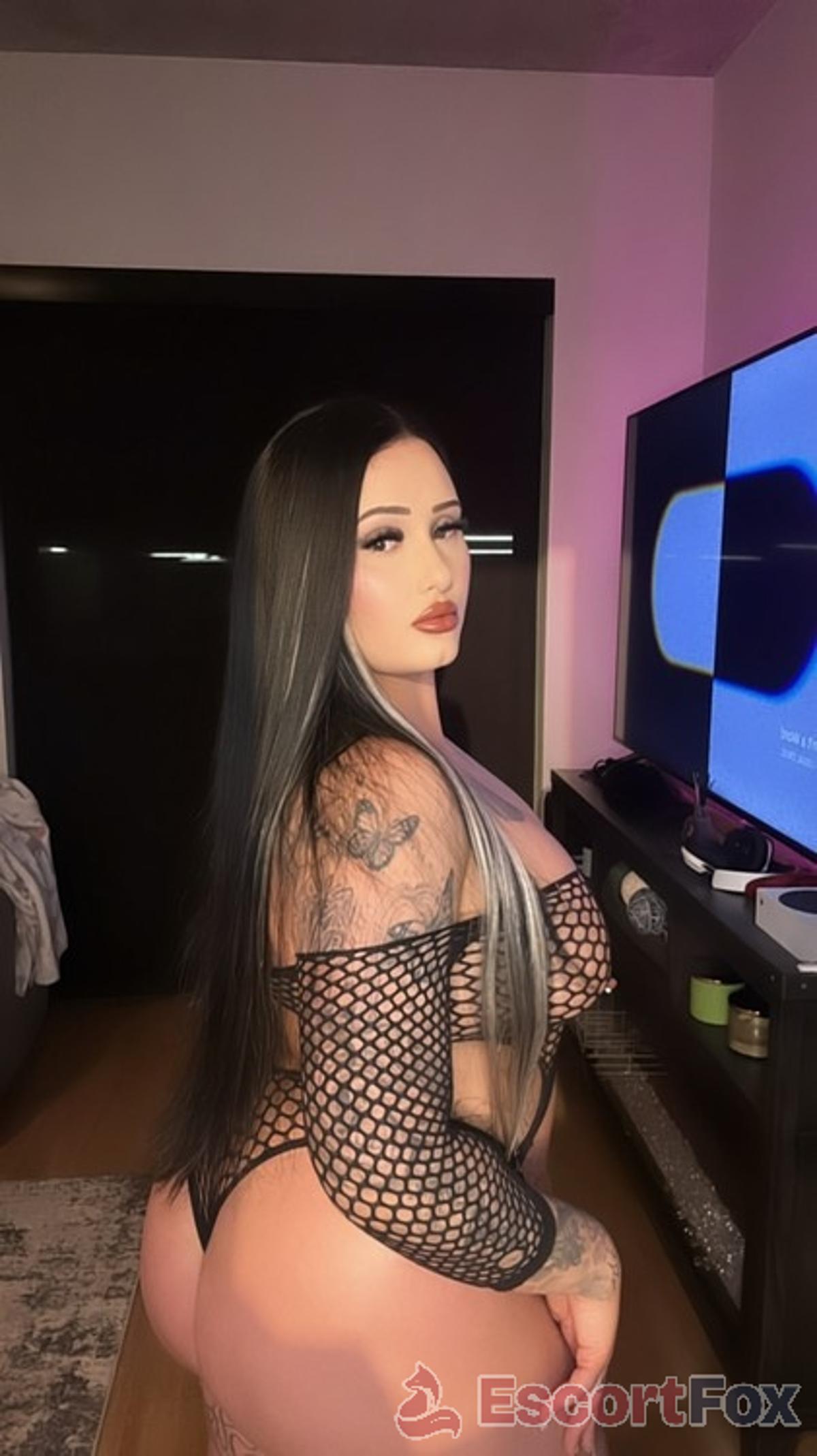 Hazel Brooks — acompanhante em Washington D.C.