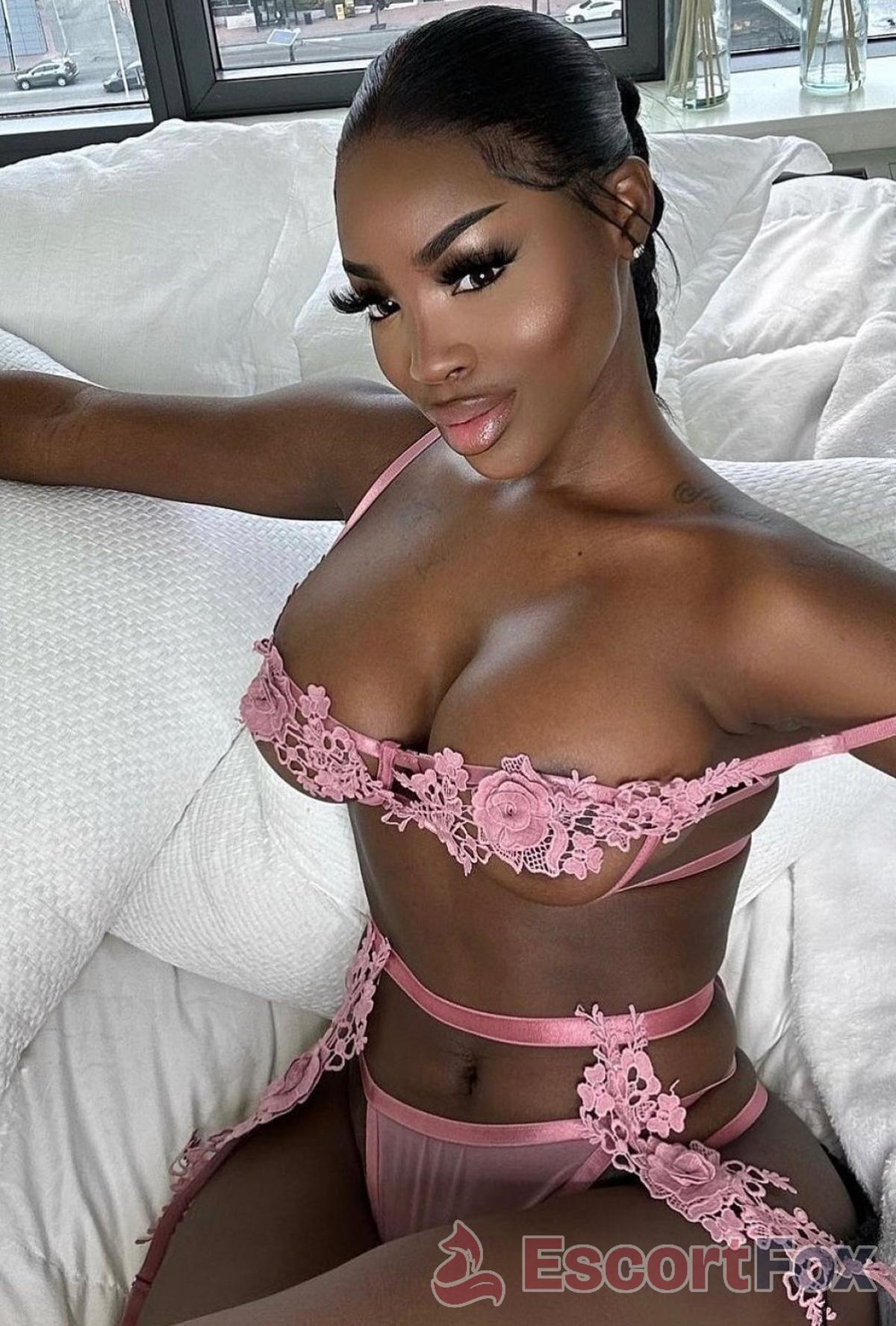 Karina Millions — 코펜하겐 에스코트