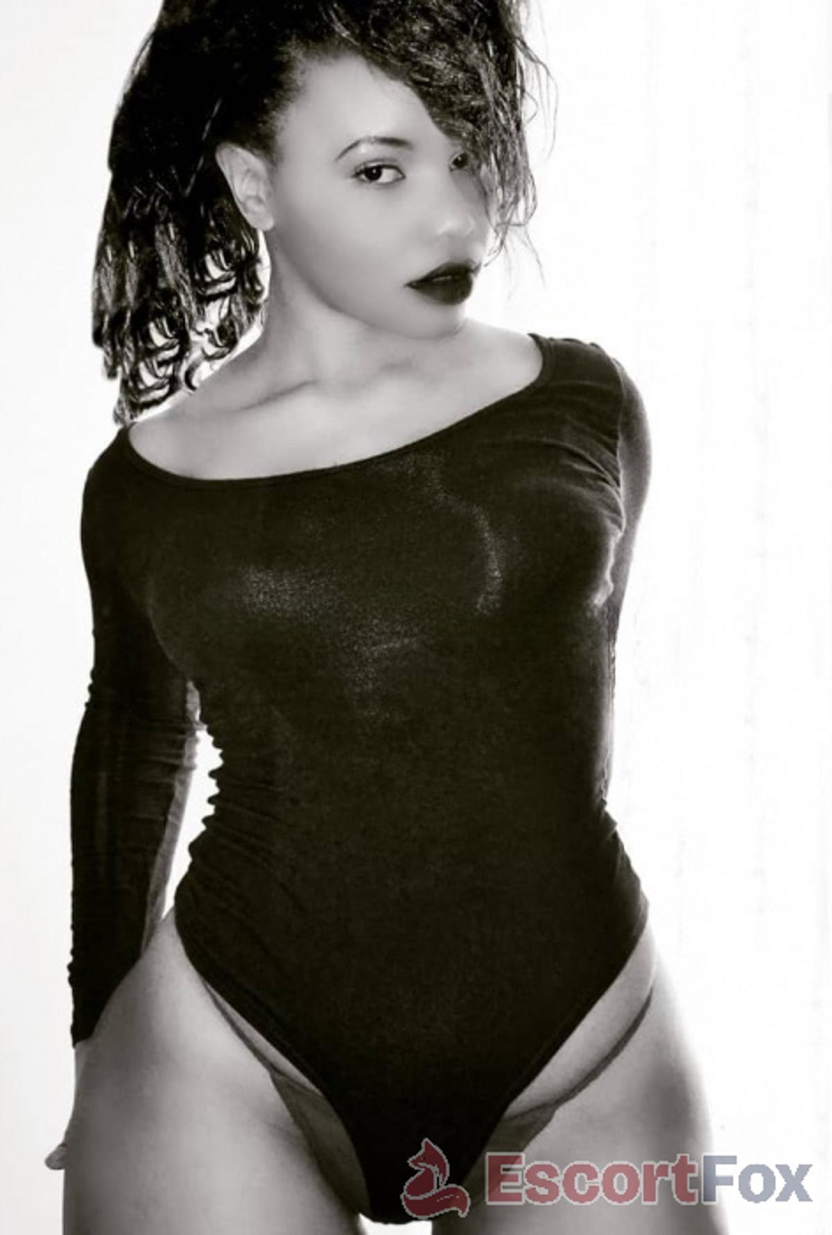 Teni — escort in Kuwait City