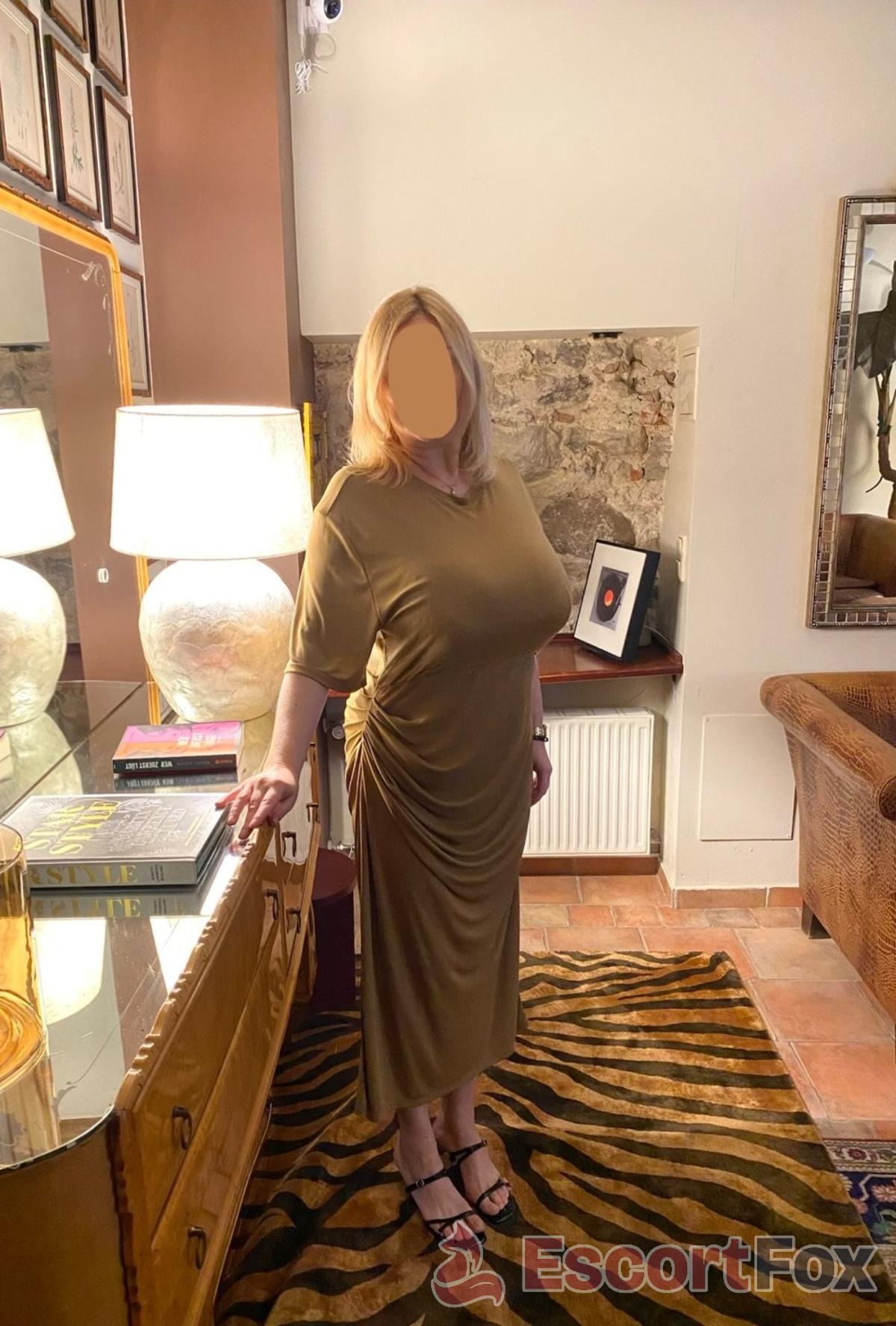 Anna — συνοδός στην πόλη Ρίγα