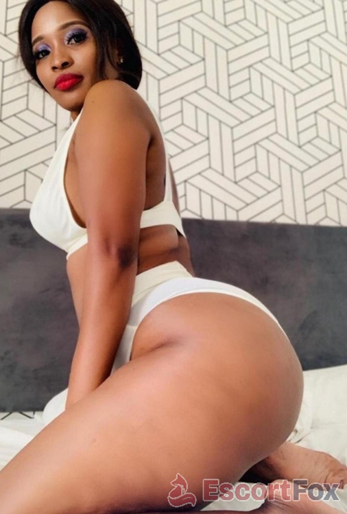 Sara — escort in Baku