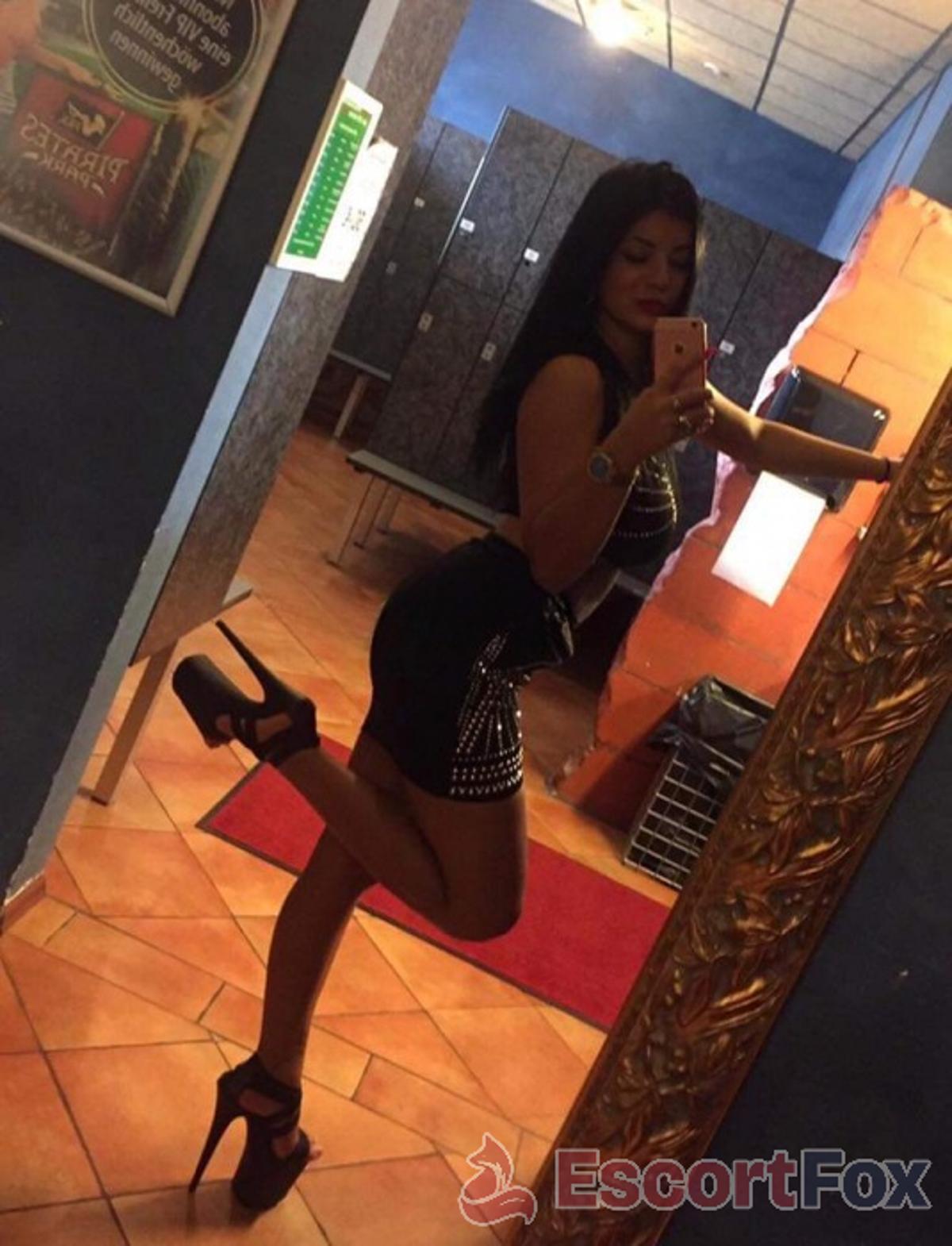 Larissa — escort à Francfort