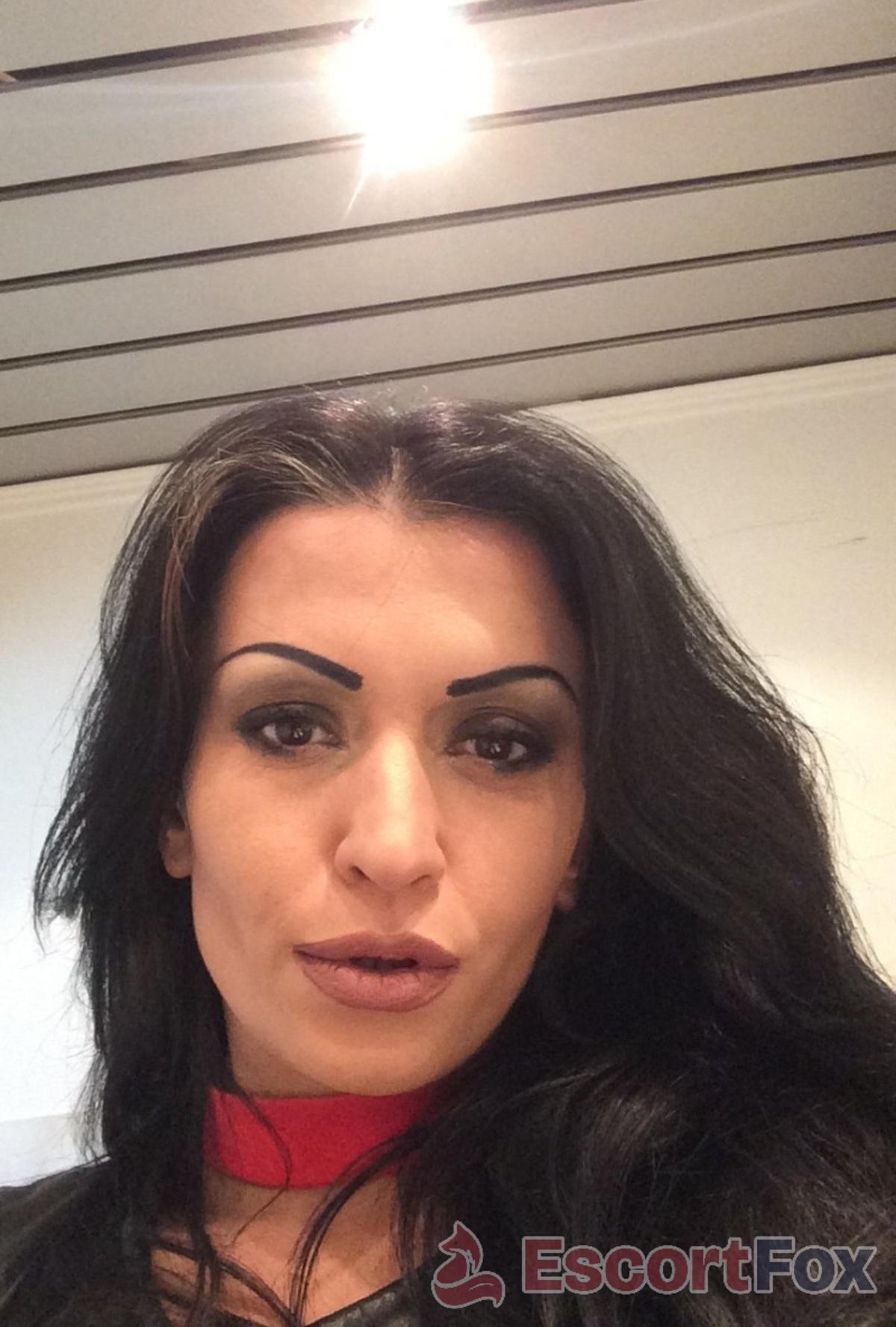 Sara — escort à Cologne