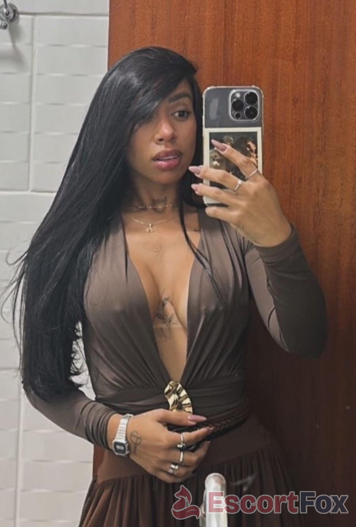 Pry — escort à Koper