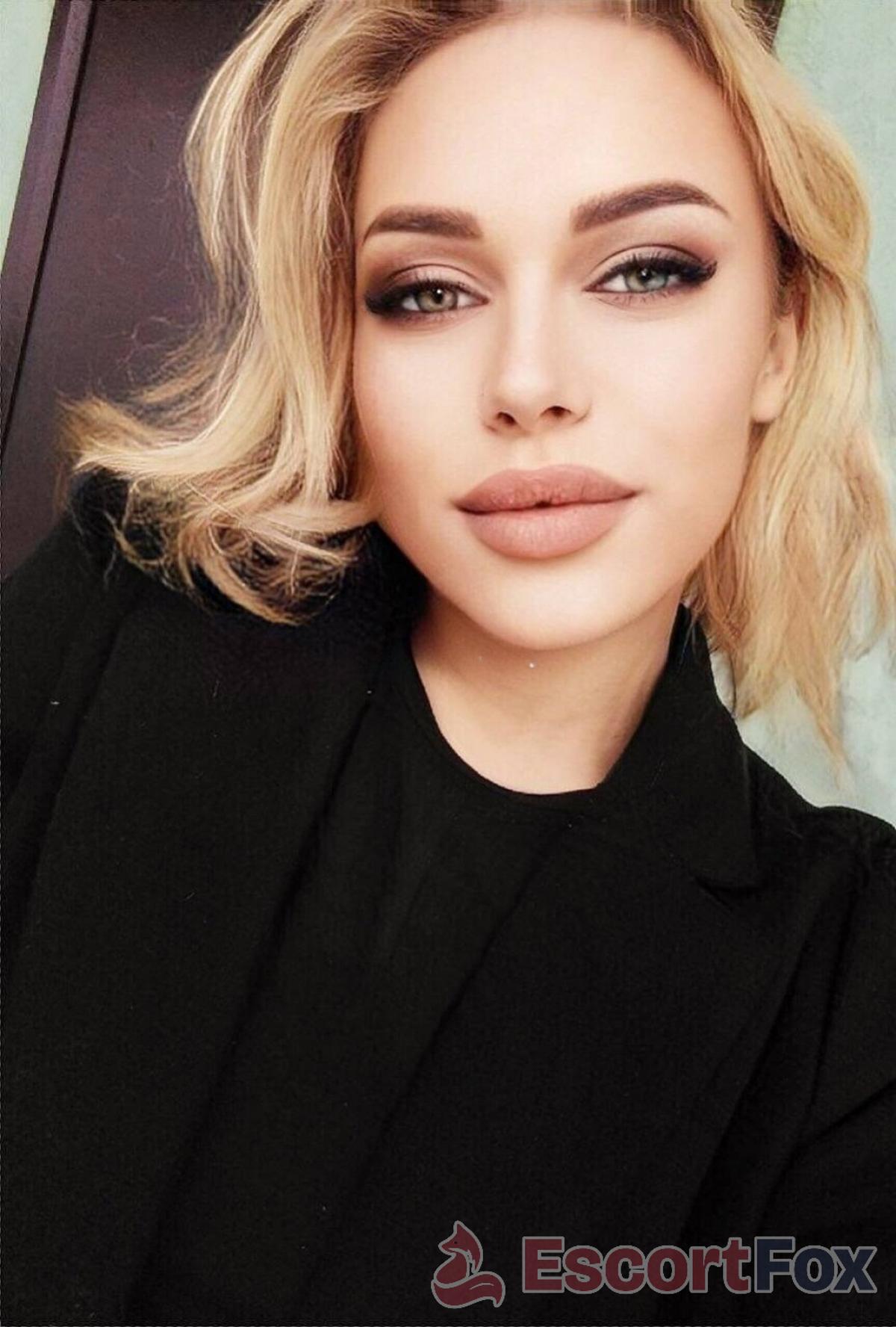 Alina — συνοδός στην πόλη Κίεβο