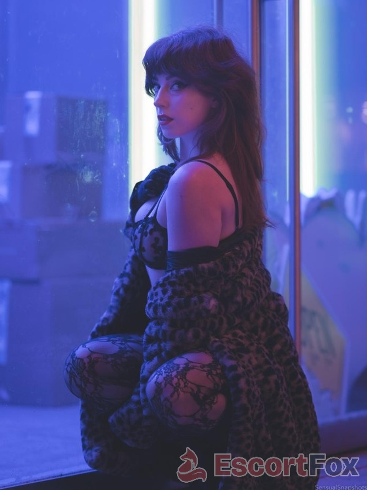 Violet Vixxen — συνοδός στην πόλη Πόρτλαντ