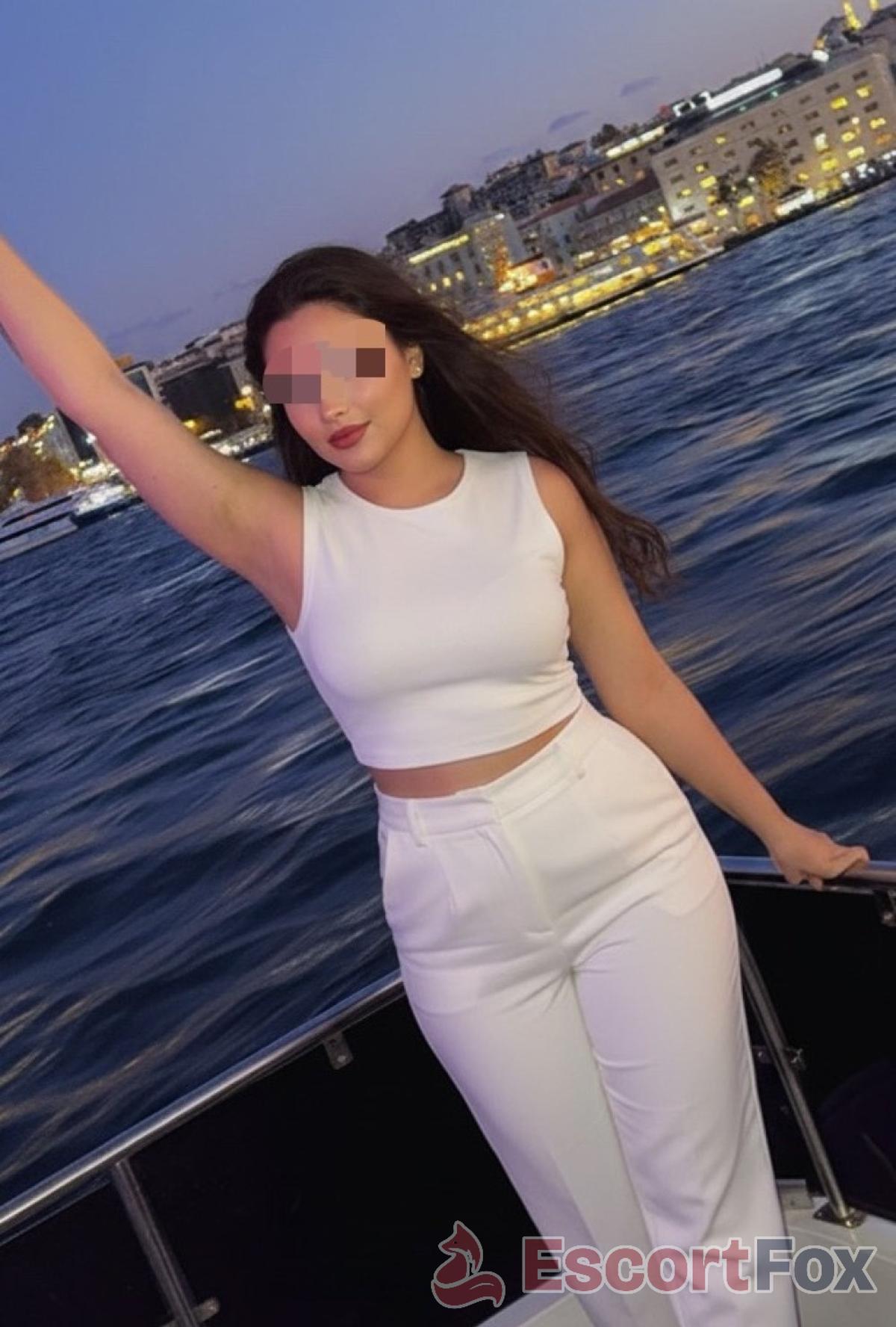 Loraa — escort in Düsseldorf