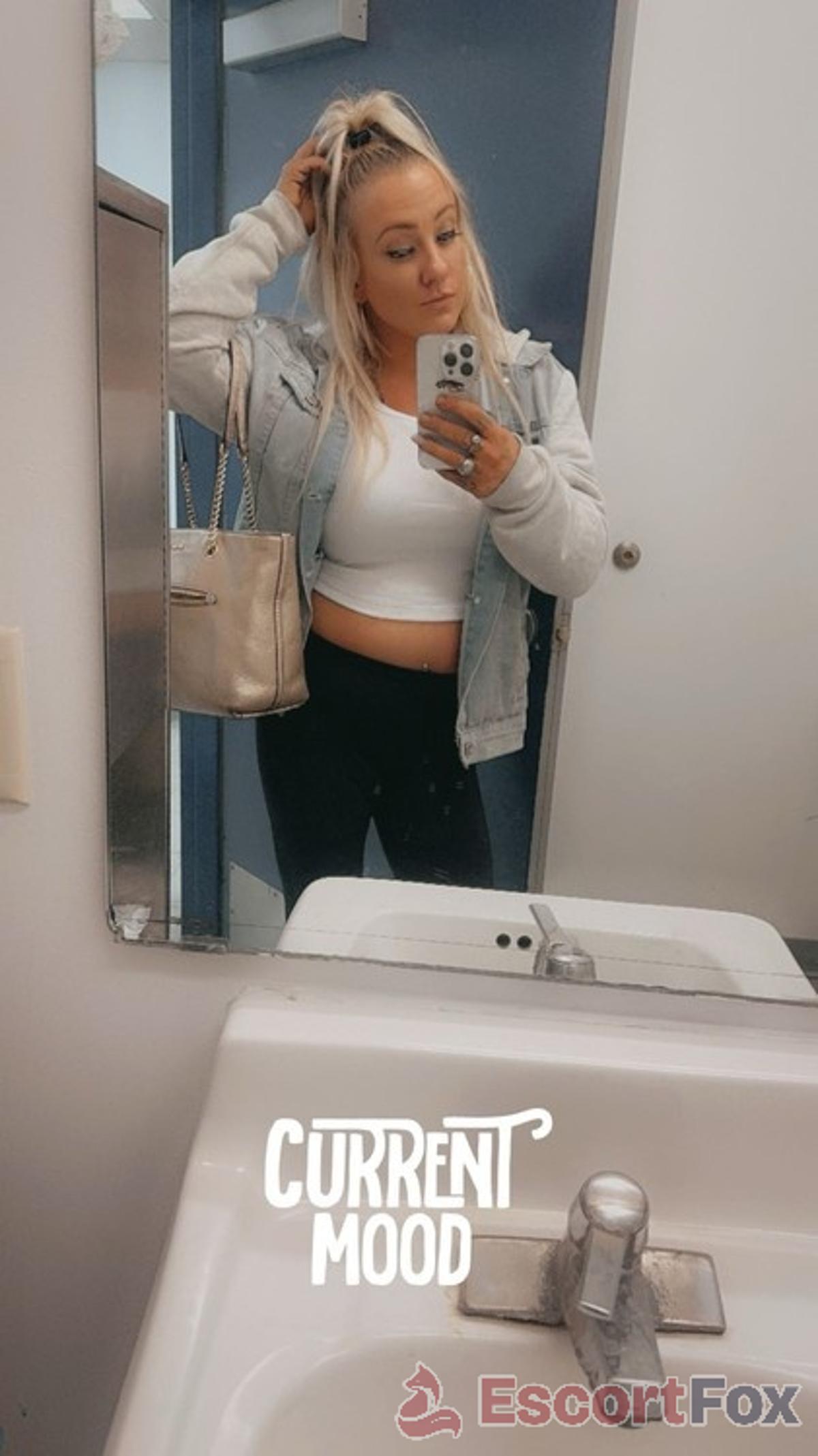 Nellyhays — escort in Minneapolis
