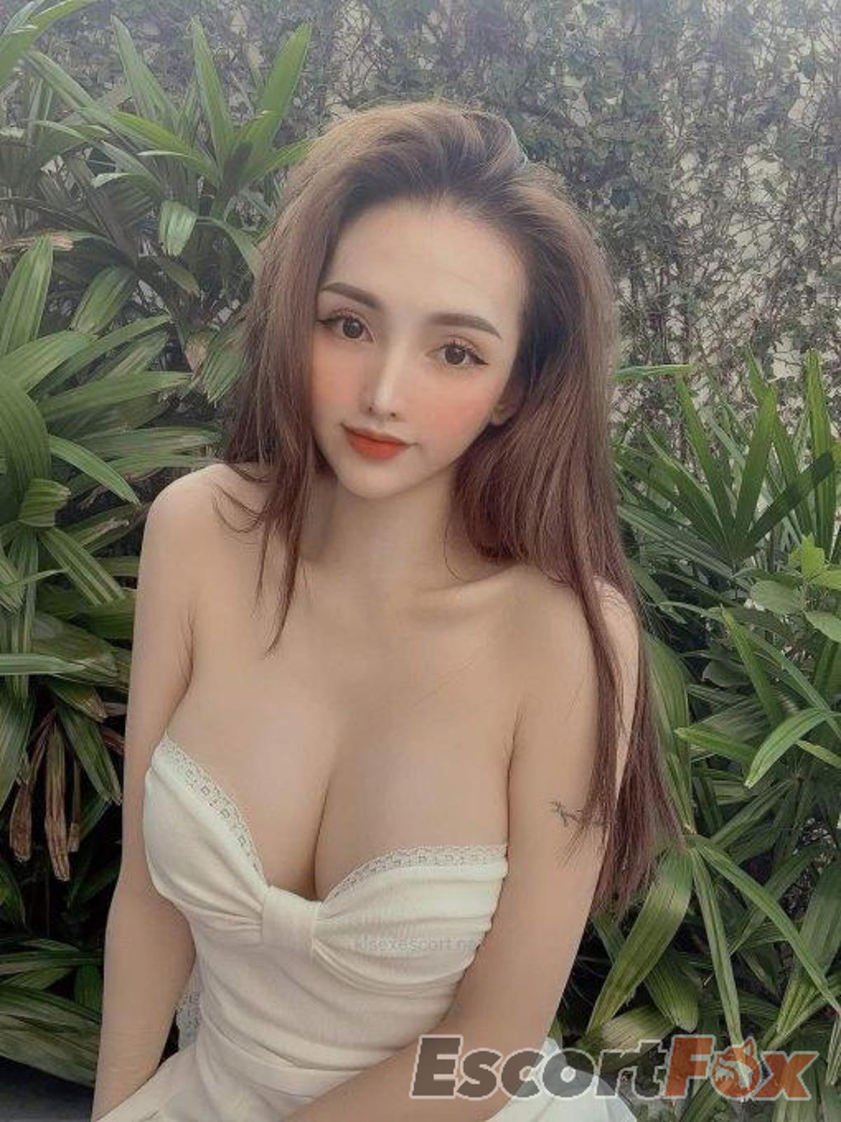 Anna — kísérő itt: Kuala Lumpur