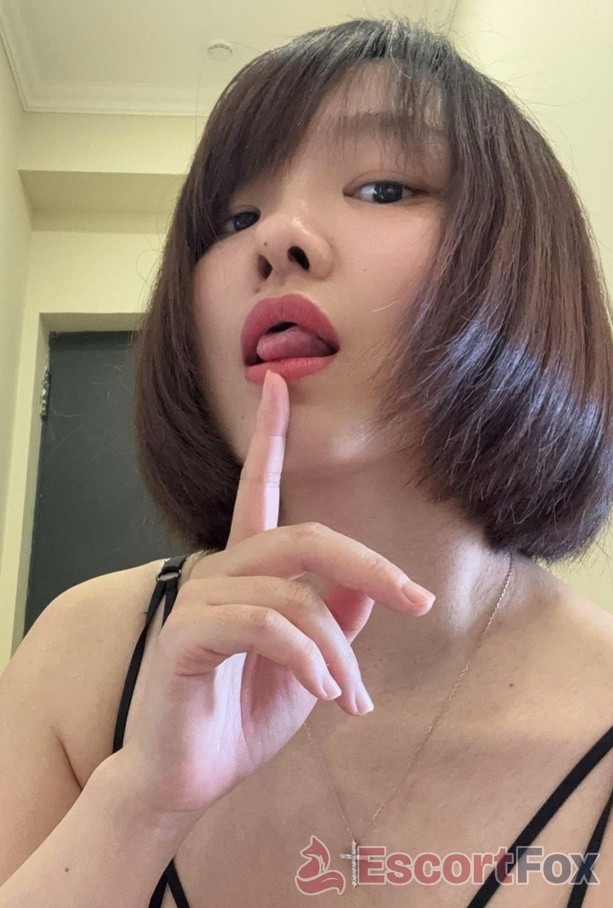 Yi Seo — escort in Tbilisi