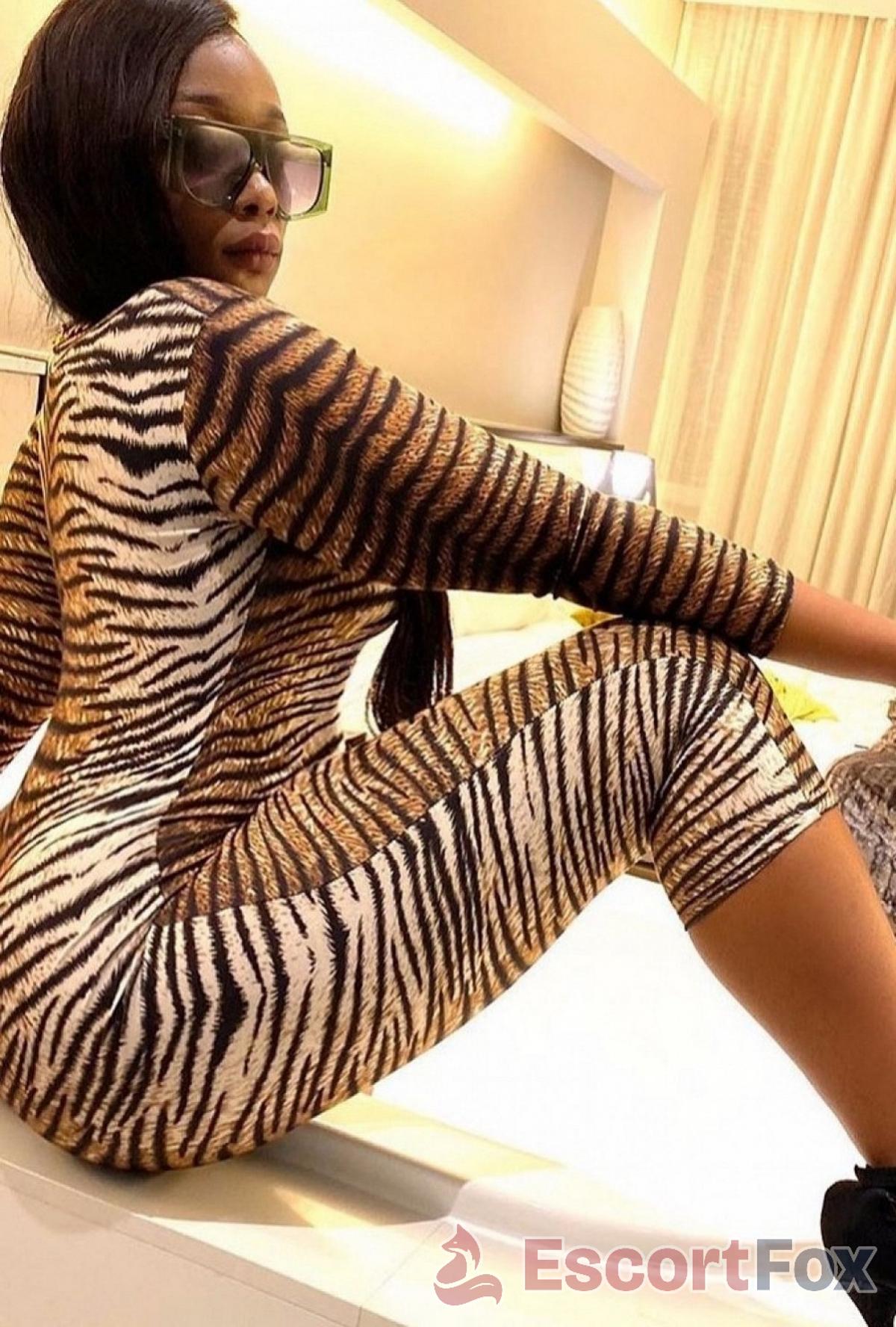 Lindah — escort in Kuwait City