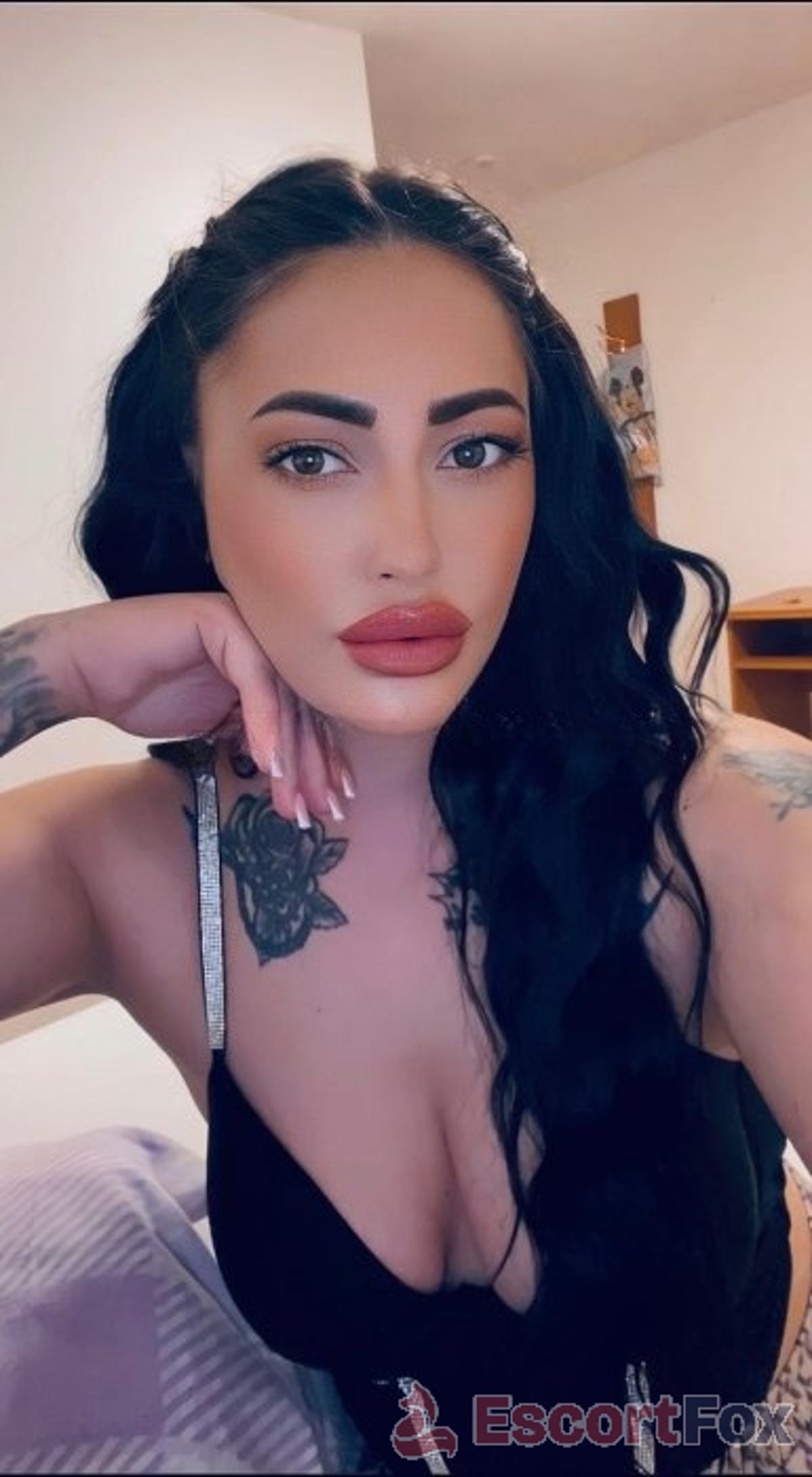Amalia — مرافقة في بفورزهيم