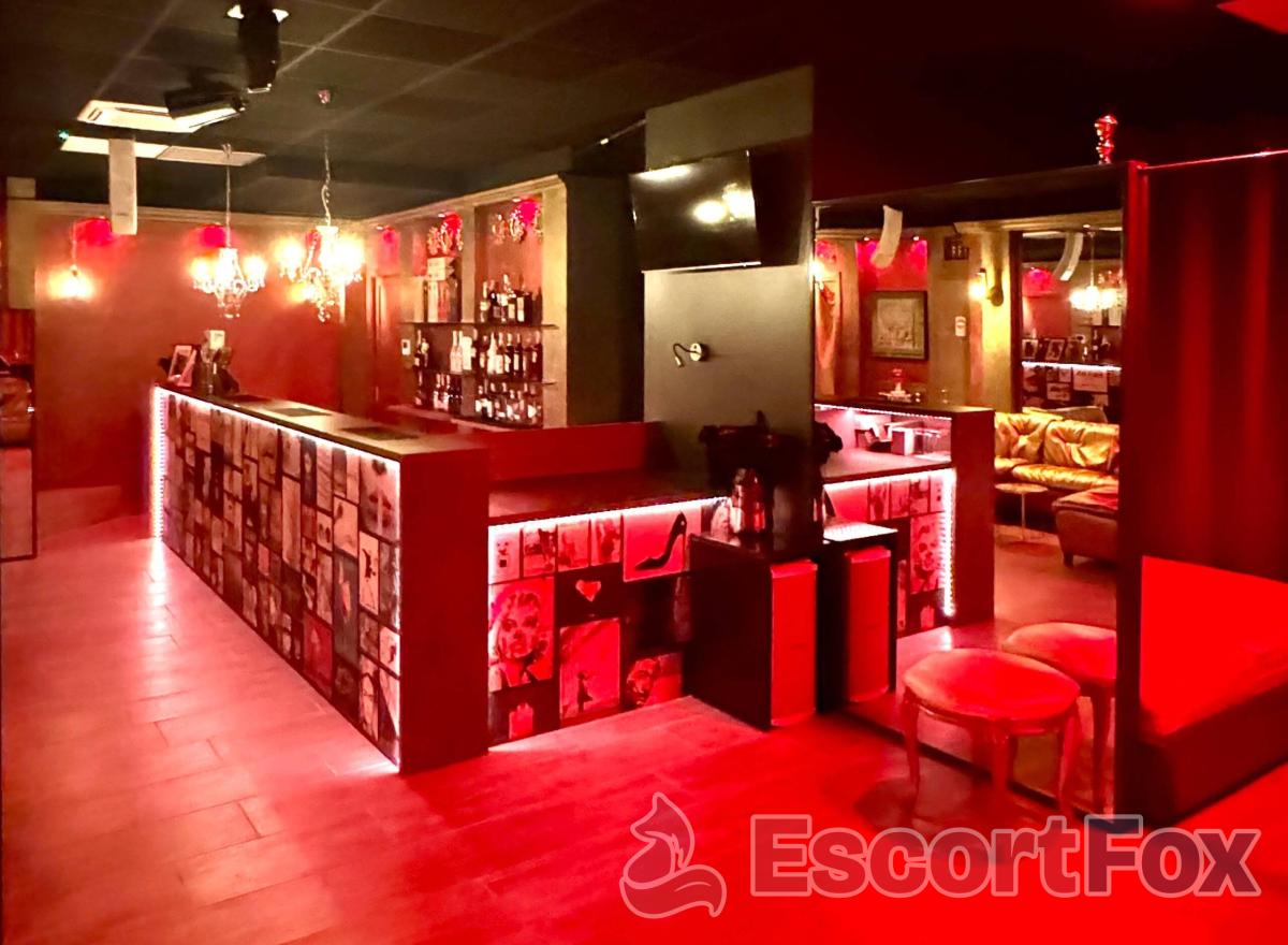 Love Club Privè — مكان إيروتيكي في مانربا دل غاردا