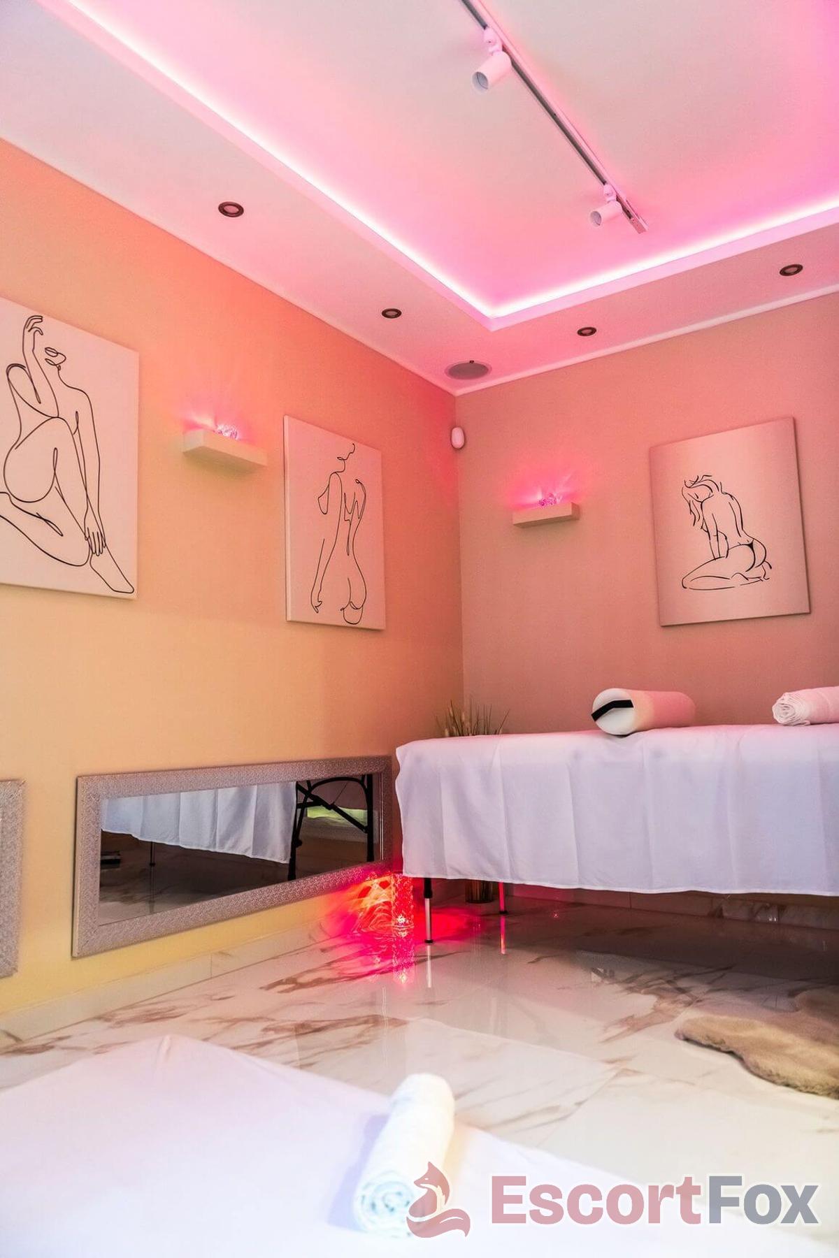 Sophie Massage Univerzuma — erotic venue in Győr