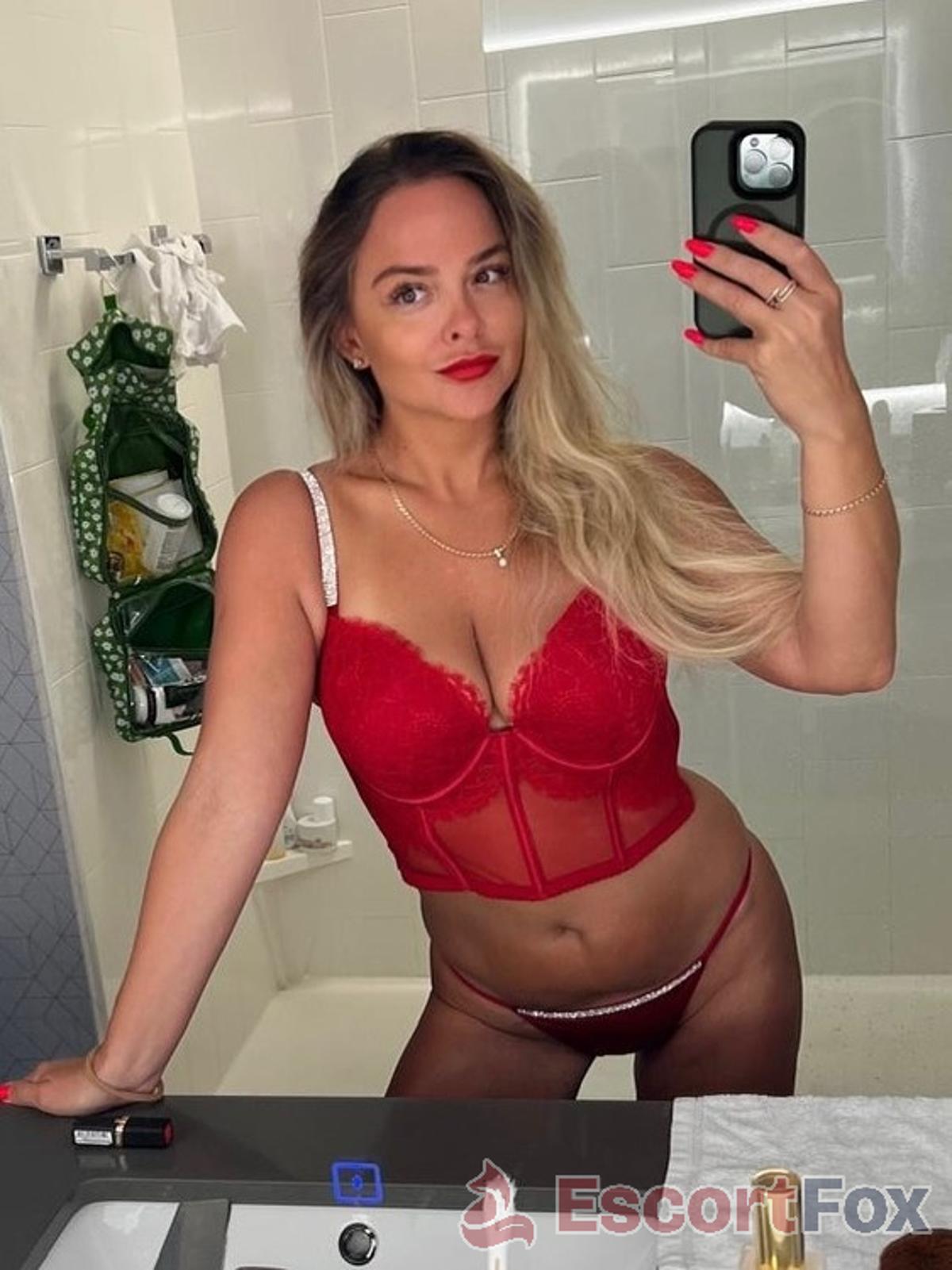 Elisa Sweet — escort in Minneapolis