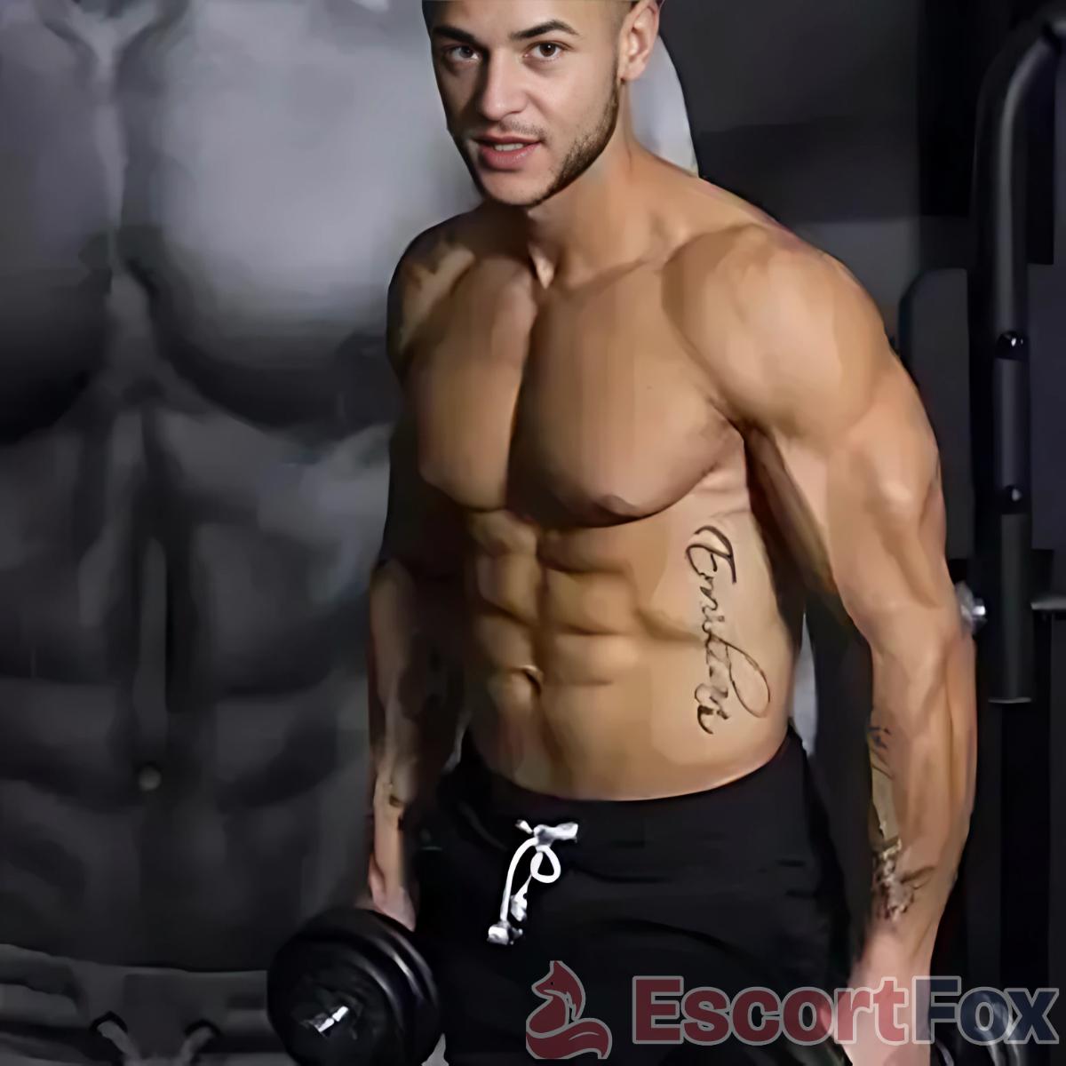 LUCAS — مرافقة في أمستردام