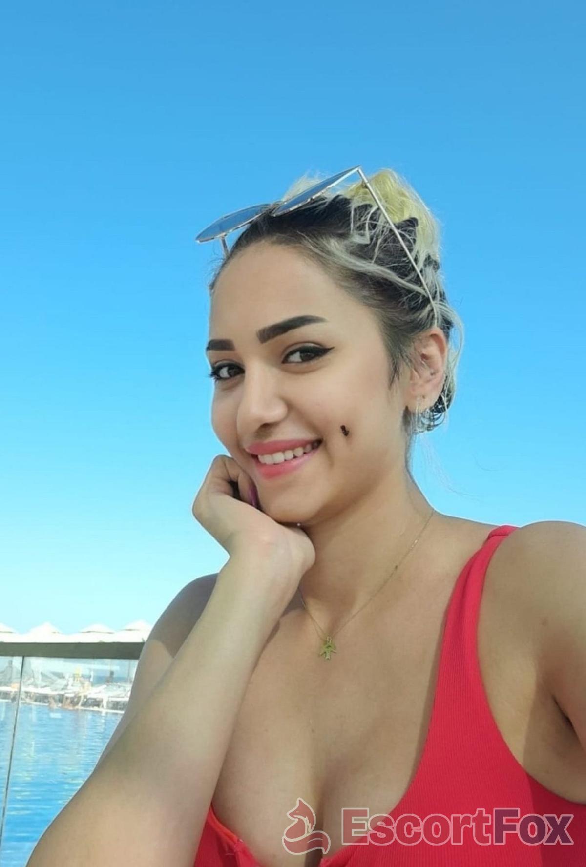 Katia — eskorta w Baku