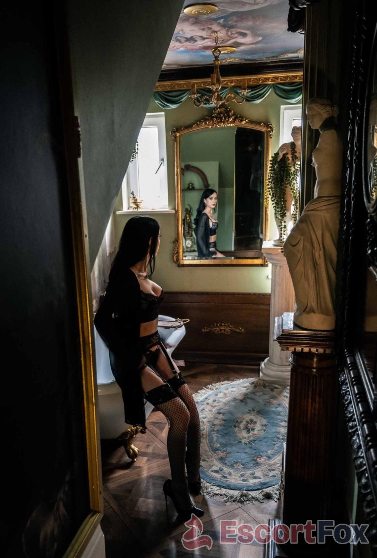 Ivy — escort in Berlin