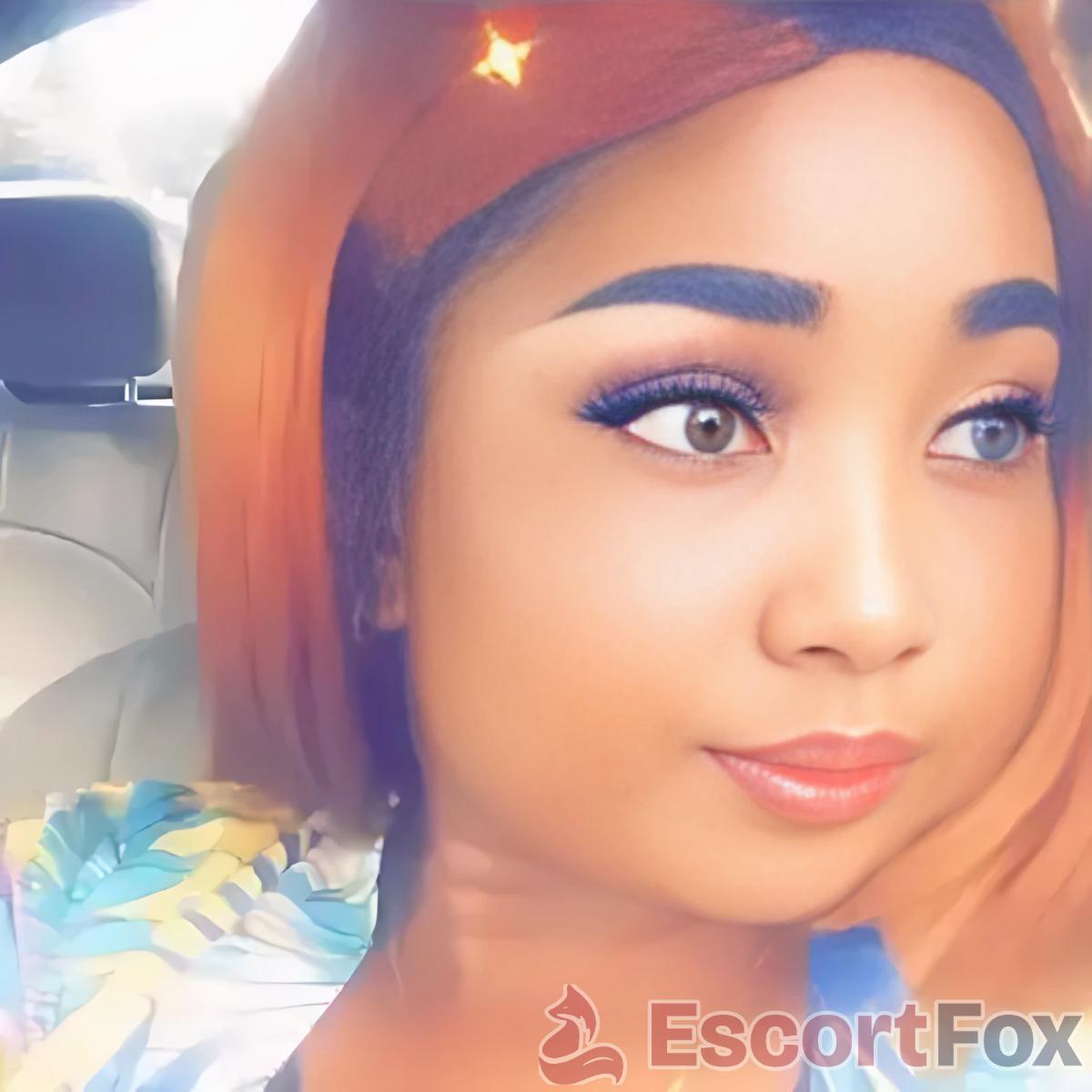 Olivia — escortă în Accra