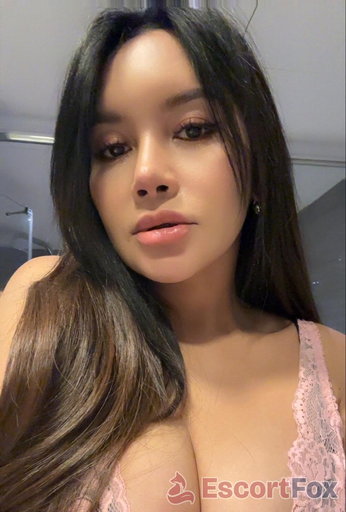 Zefania — Escort in Tokio