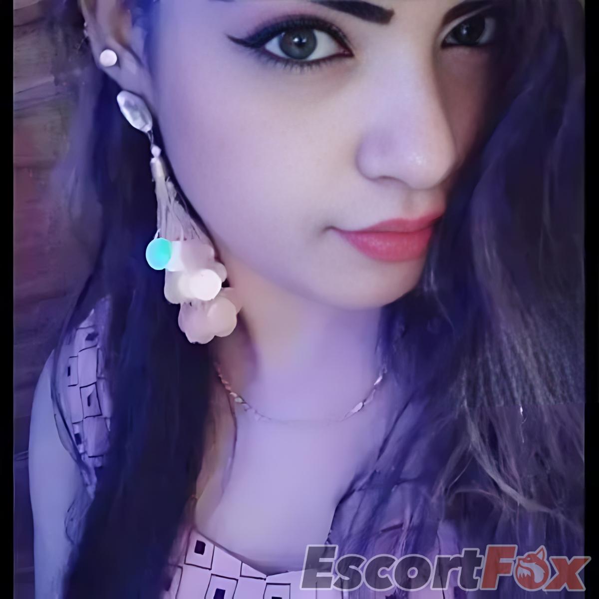 Pia Mehta — eskort v Mumbai