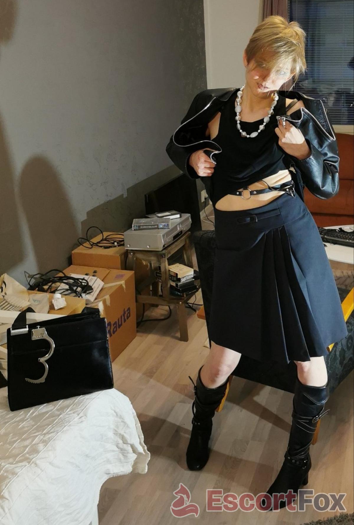 Alexie Masseuse — eskort i Berlin