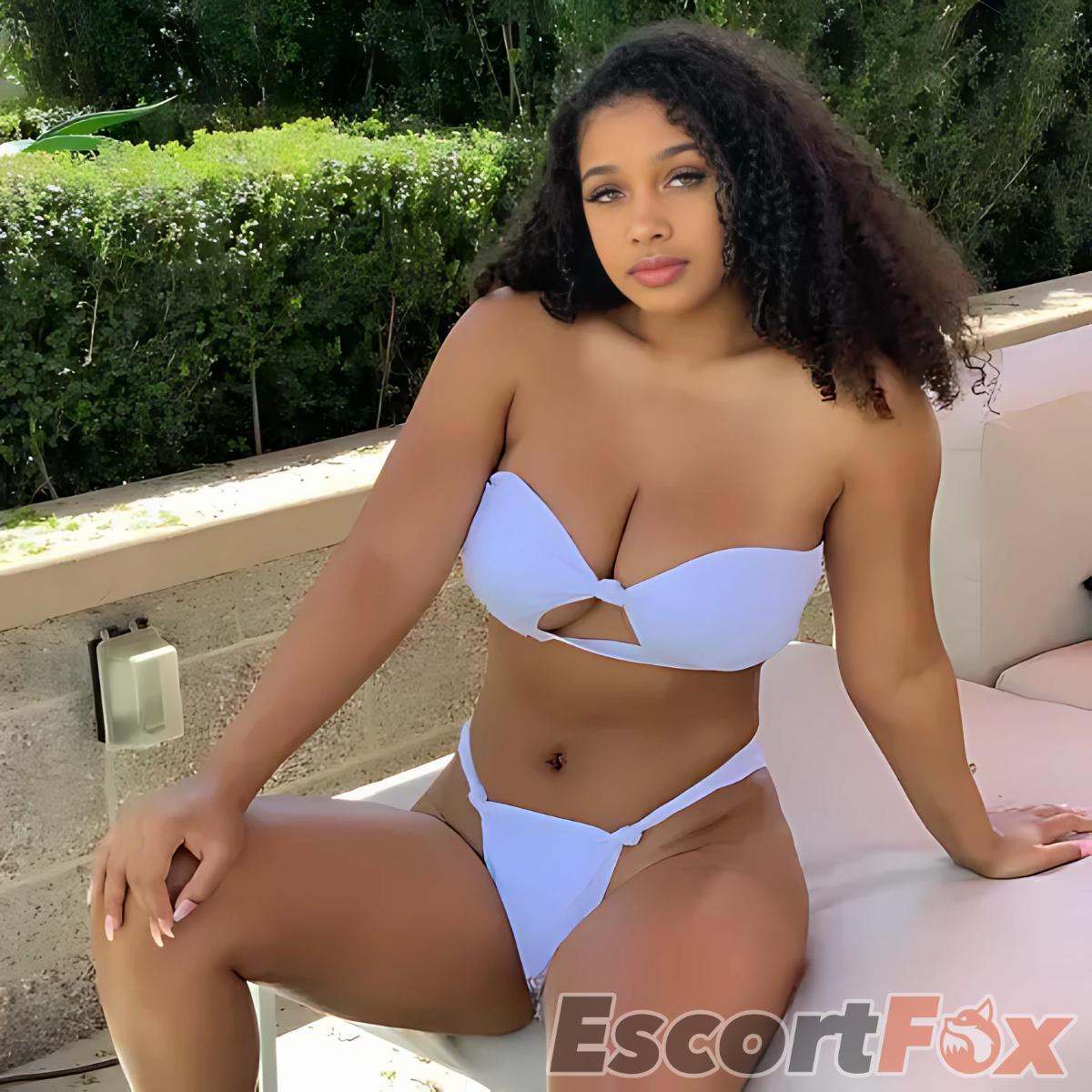 Jenny — eskort v meste Abu Dhabi