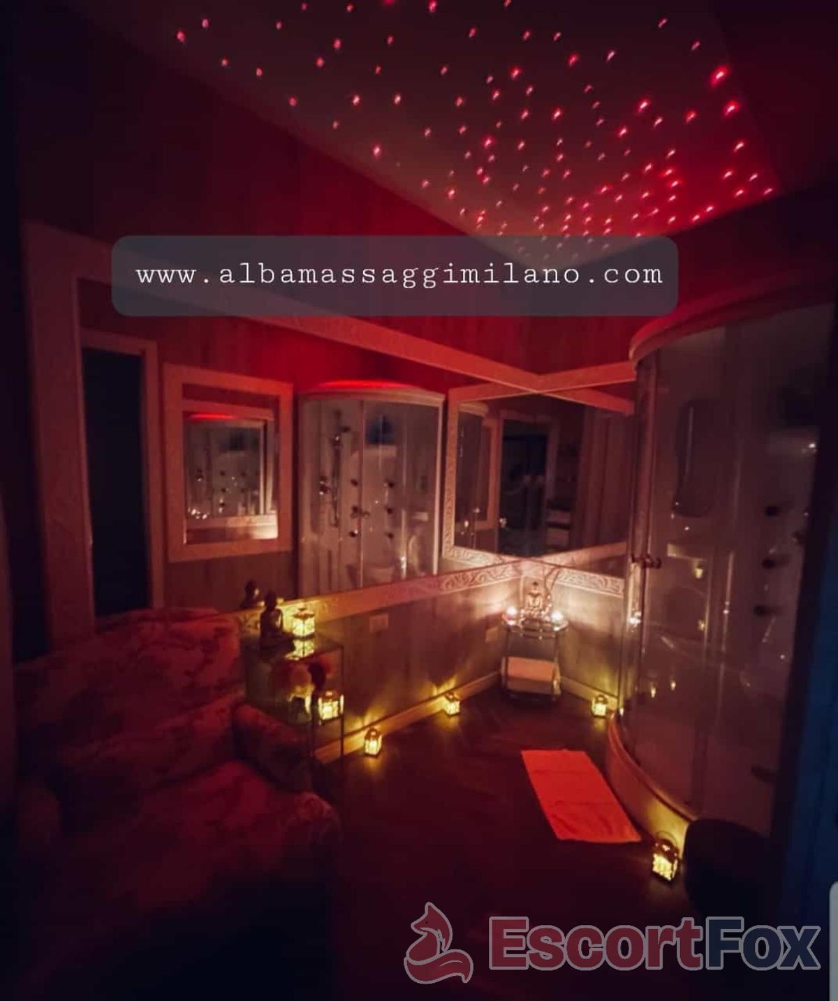 Alba Massaggi Milano — Milano şehrinde erotik mekan