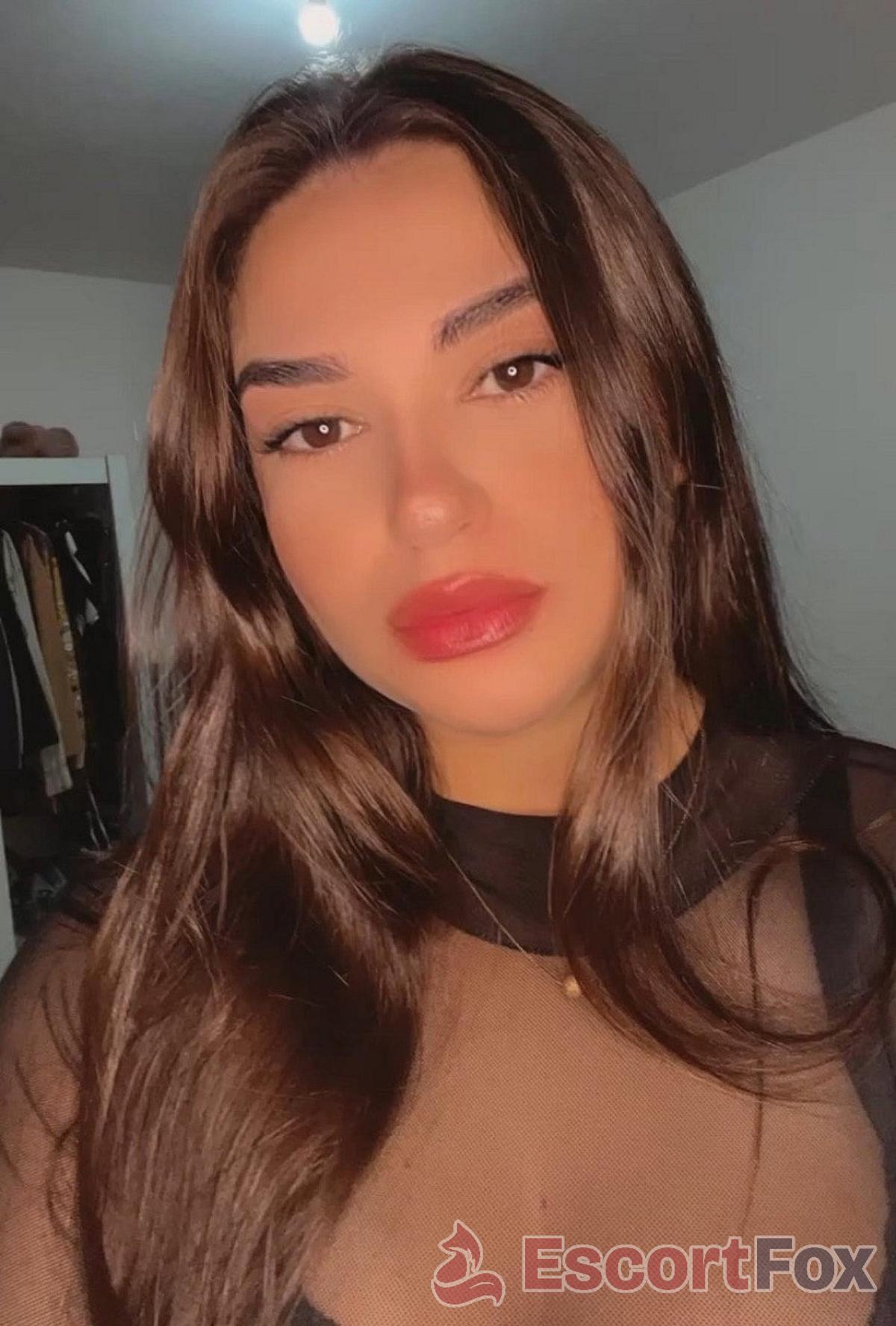 Isis — escort in Santos