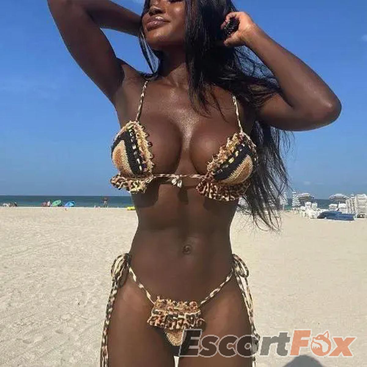 Ebony  — eskorte i Dubai