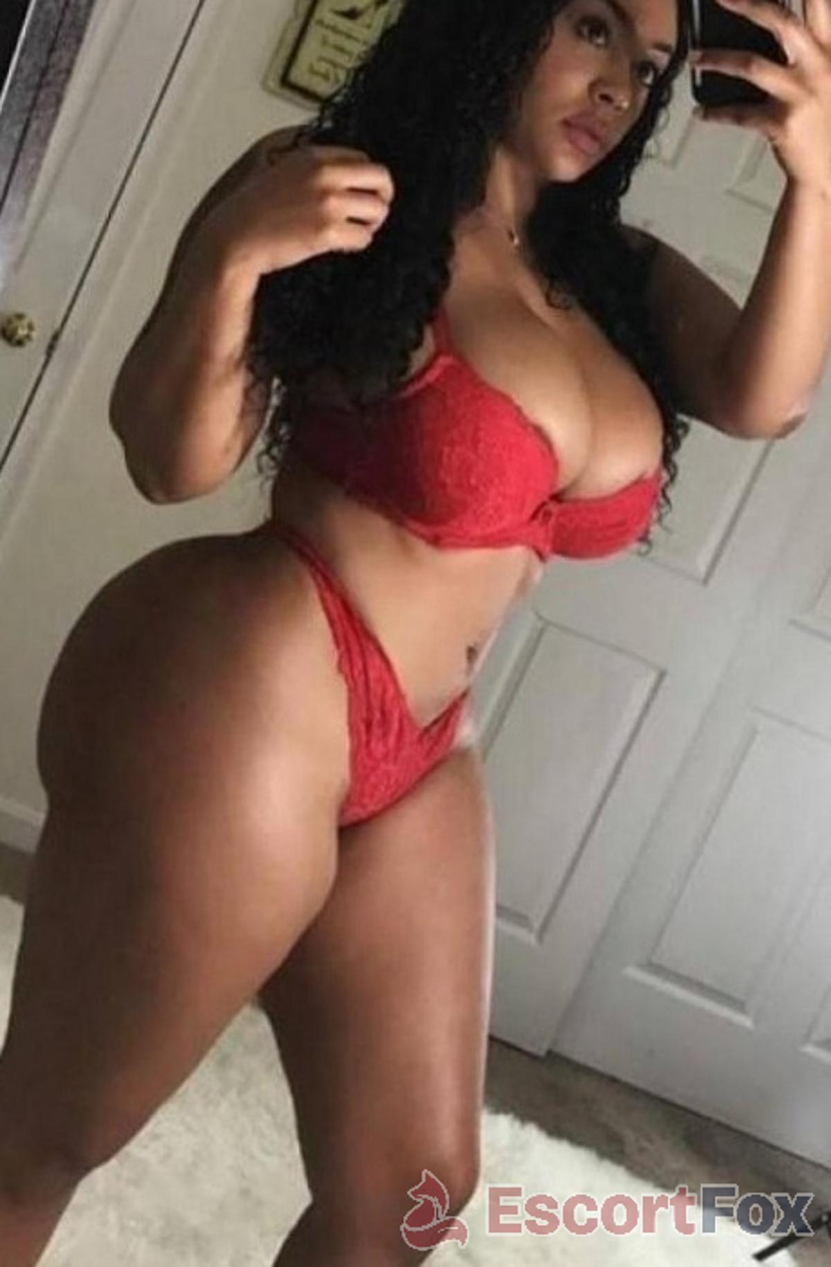 Nashy — escort in Kuwait City