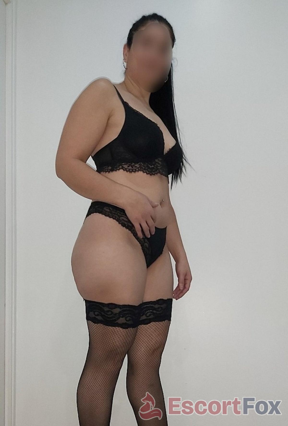 Ely — escort in Hannover