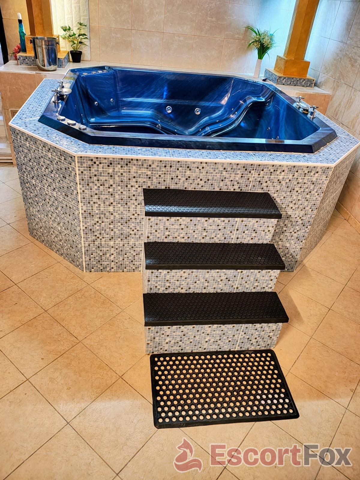 Noblesse Unic Private Massage & Spa — erotický podnik v meste Bukurešť