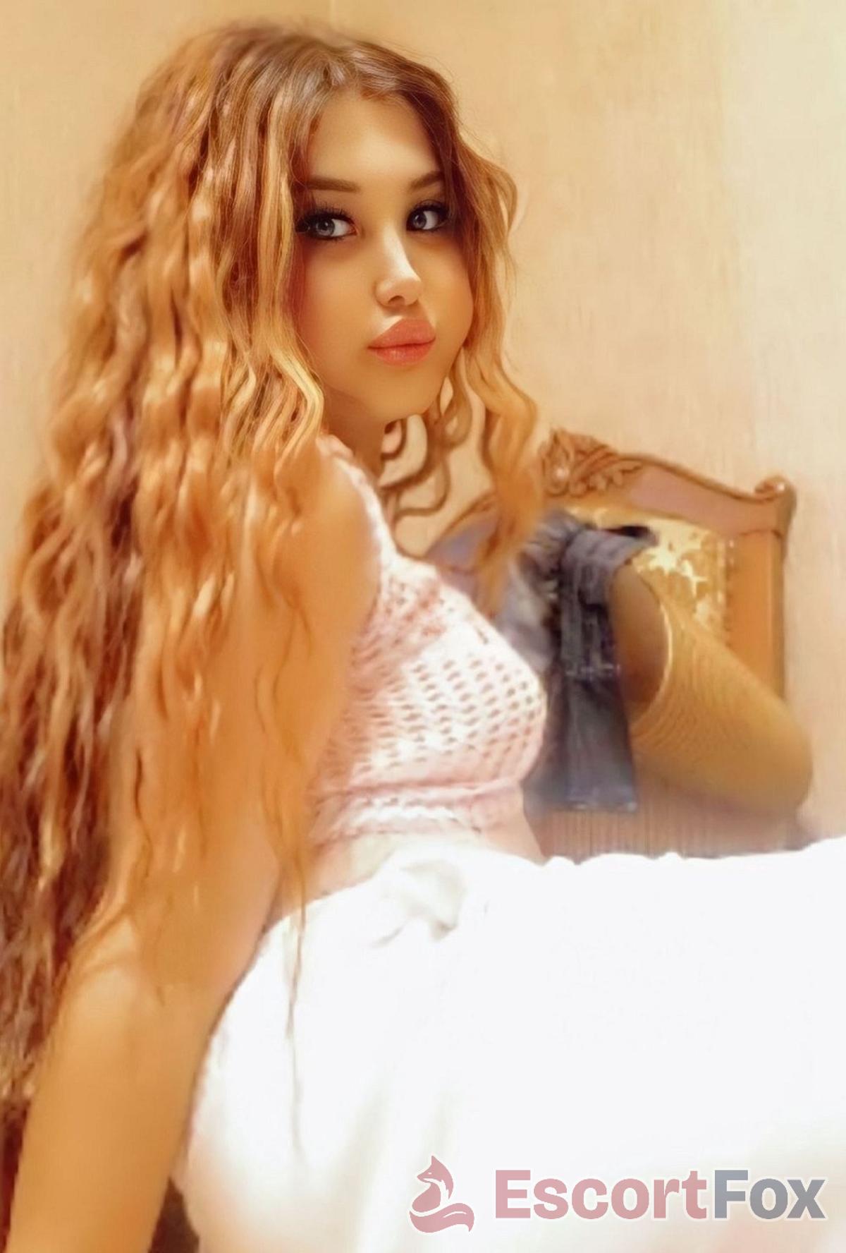 Aynur — eskorta w Baku