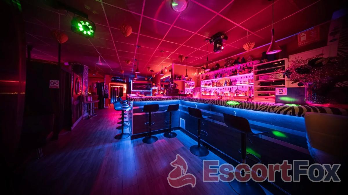 El Escondite — local erotic în El Vendrell