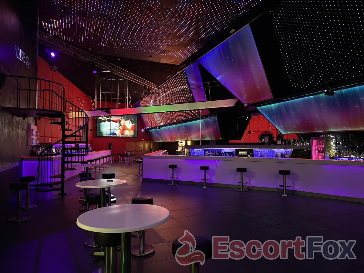Le Paradise — erotic venue in La Jonquera