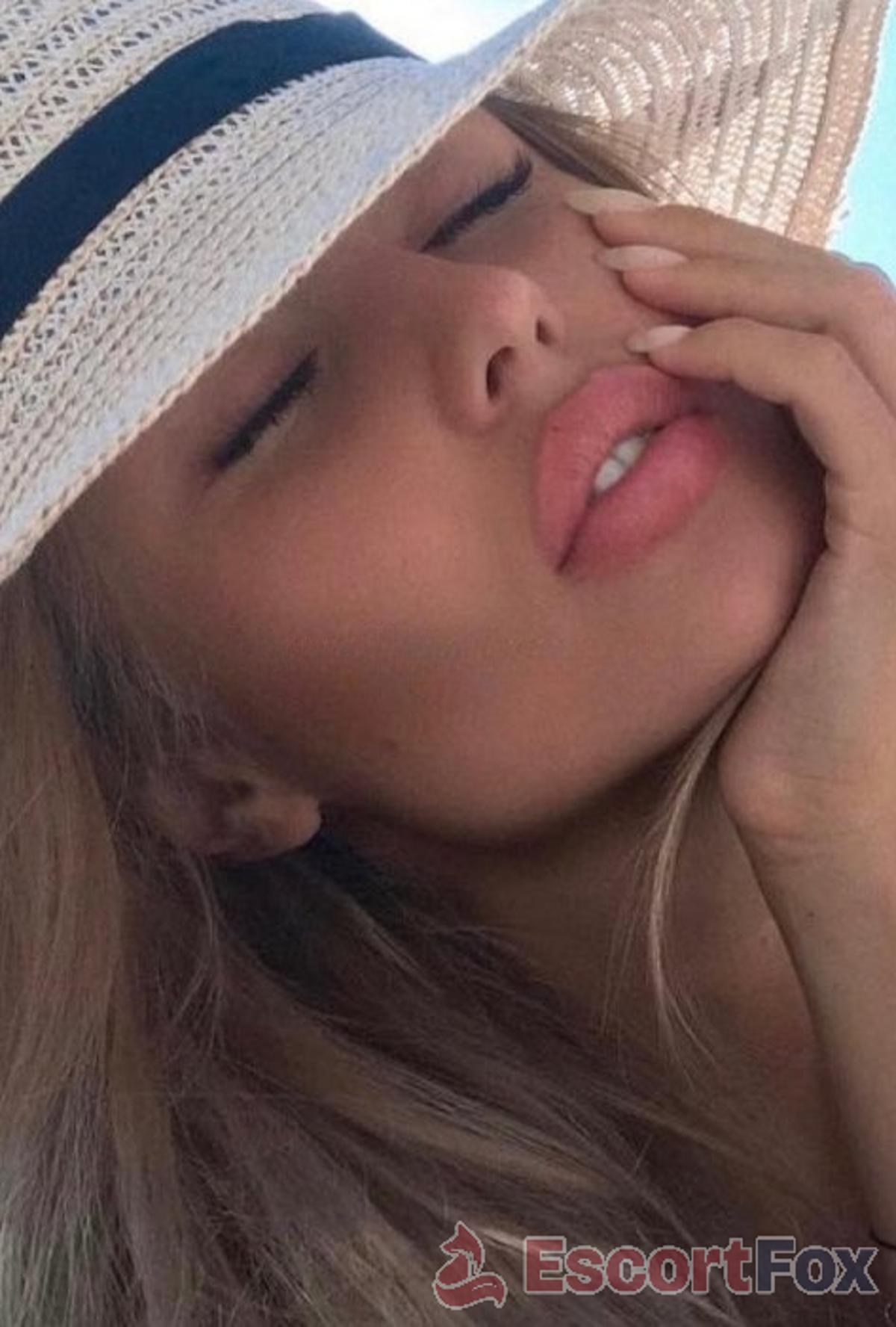Ariana — escort in Zürich
