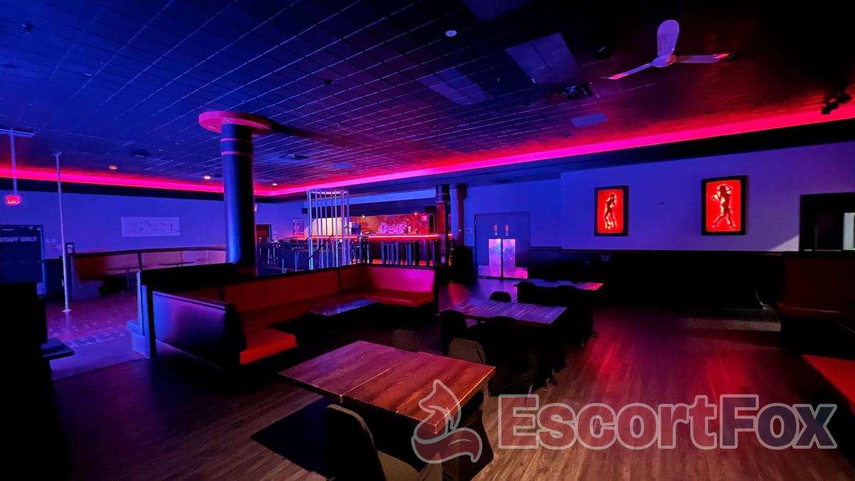 Club M4 — lokal erotyczny w Mississauga