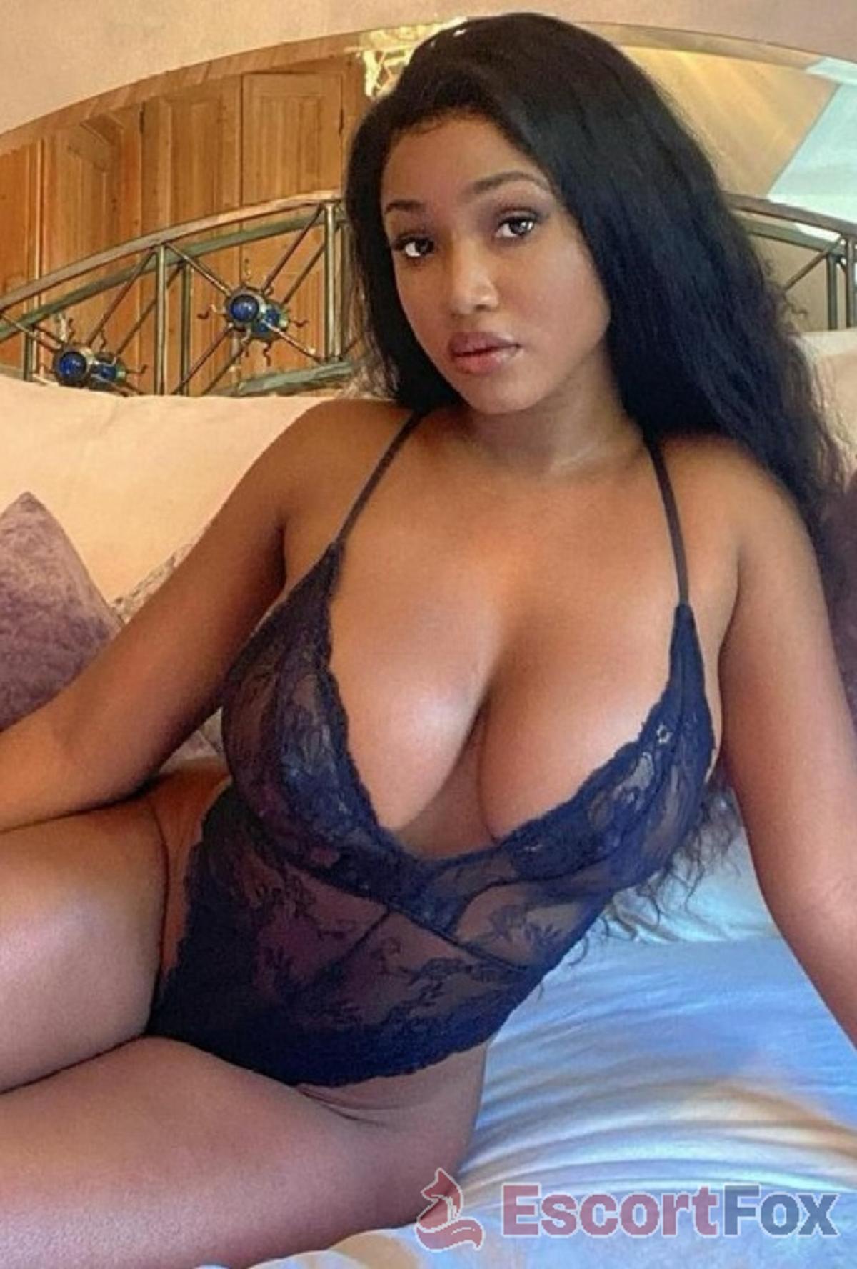 Amari — escort in Kuwait City