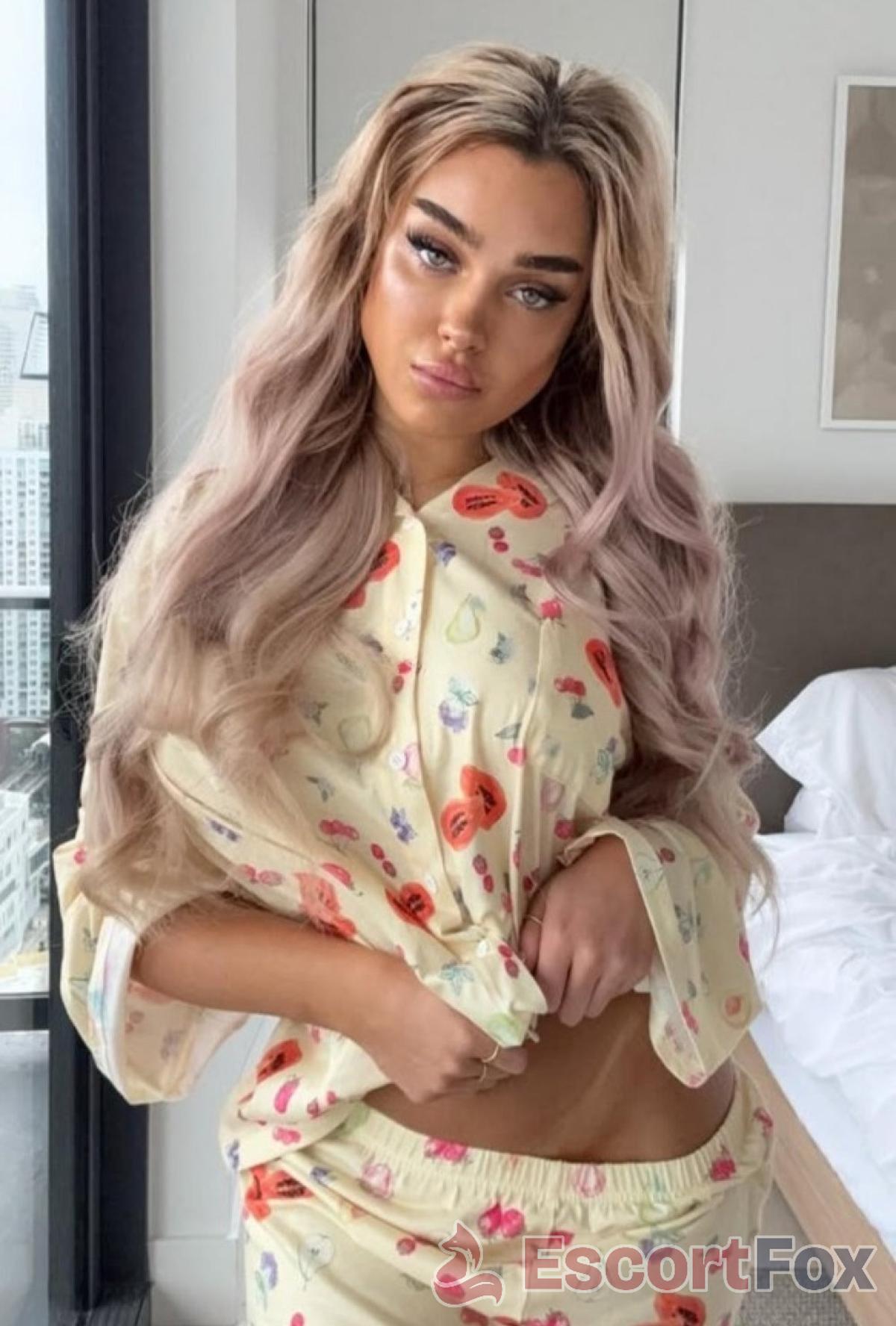 Aurora — escort a Düsseldorf