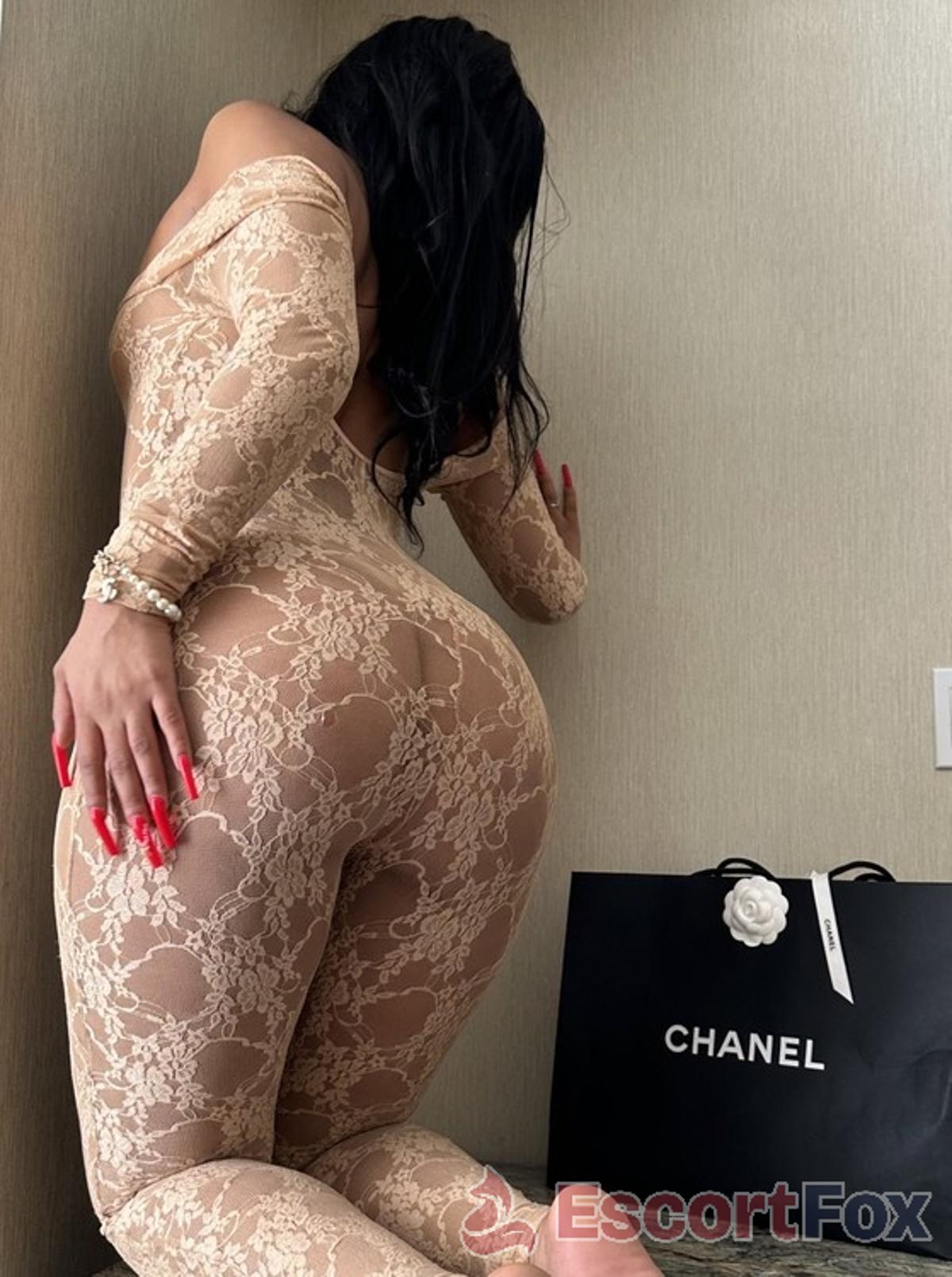 Naughty Model U — escort à Arlington