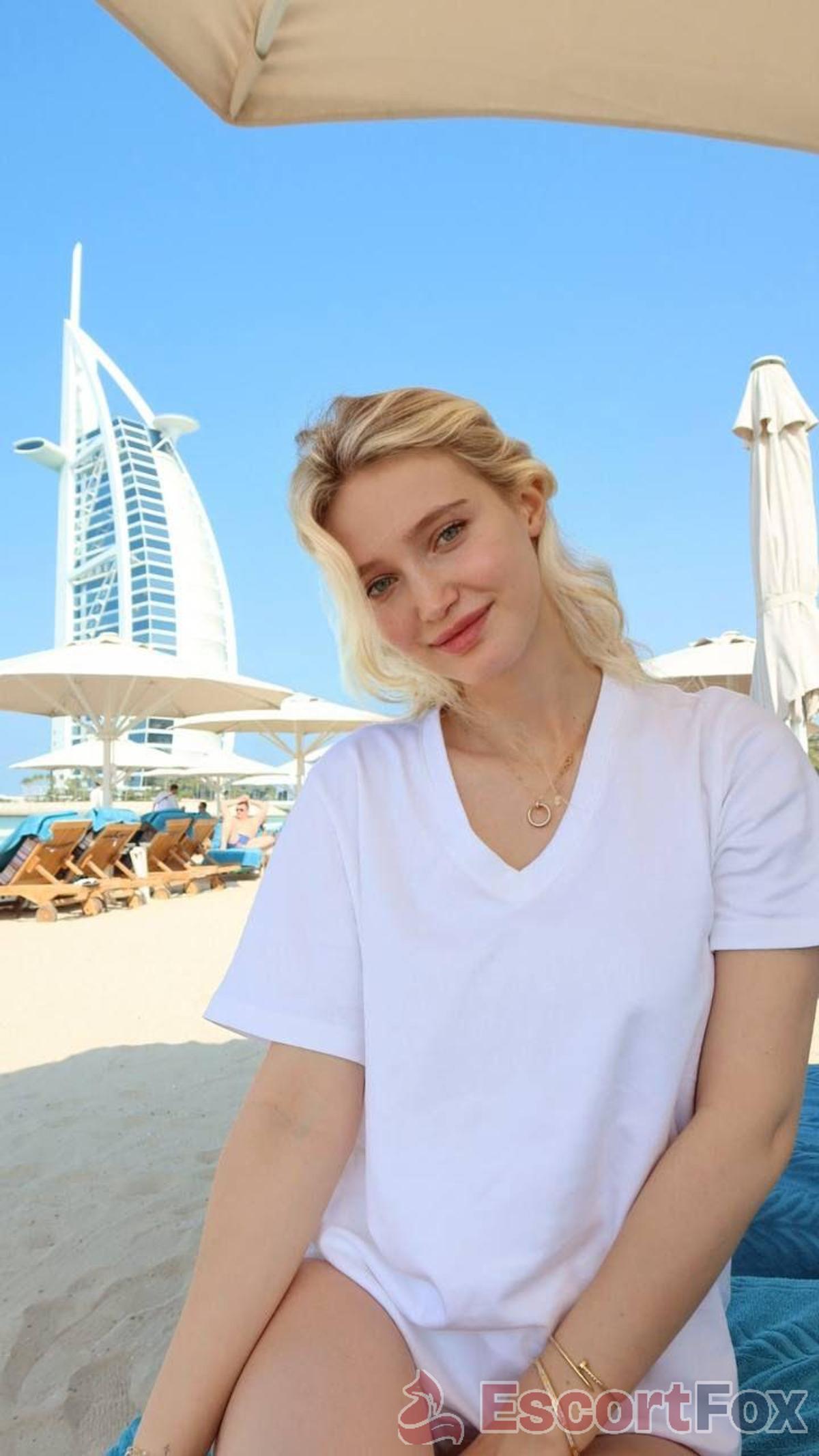 Sara Dubai Call Girls Palm Jumeirah — escort en Dubái