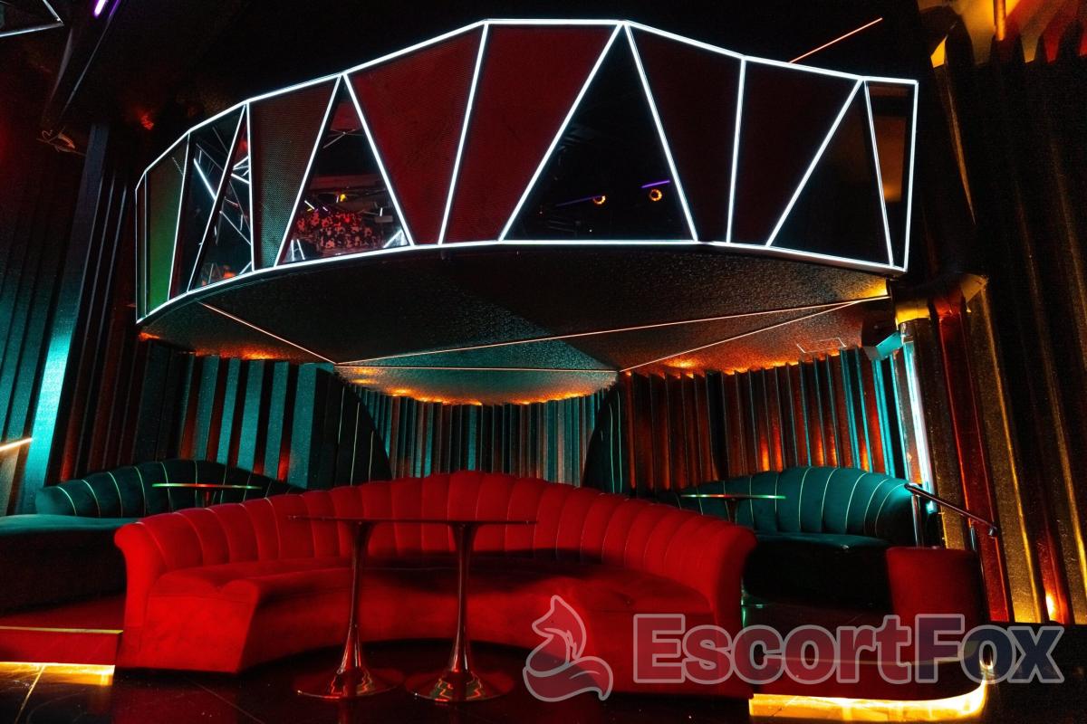 Alcatraz Show Club — еротичний заклад у місті Афіни
