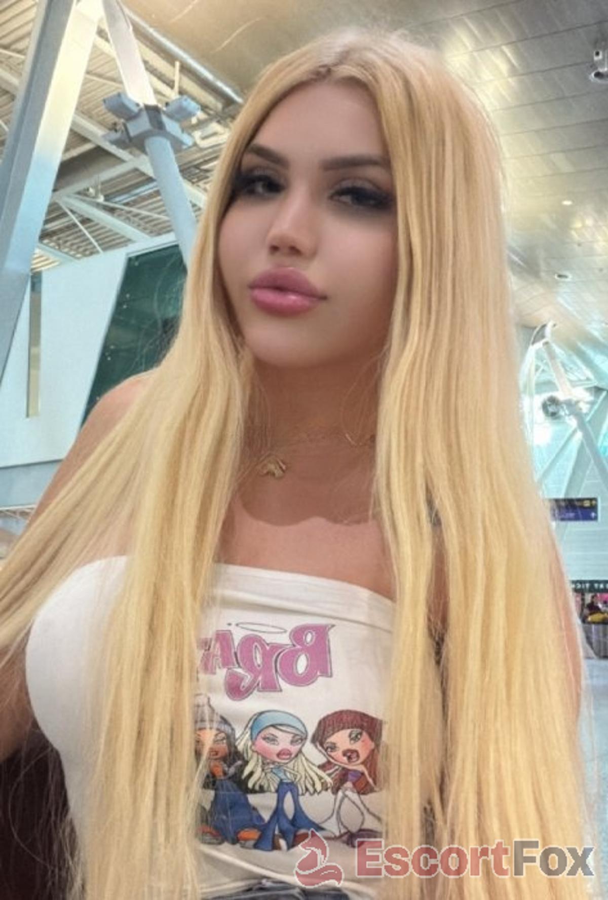 Mila — escort in Baku