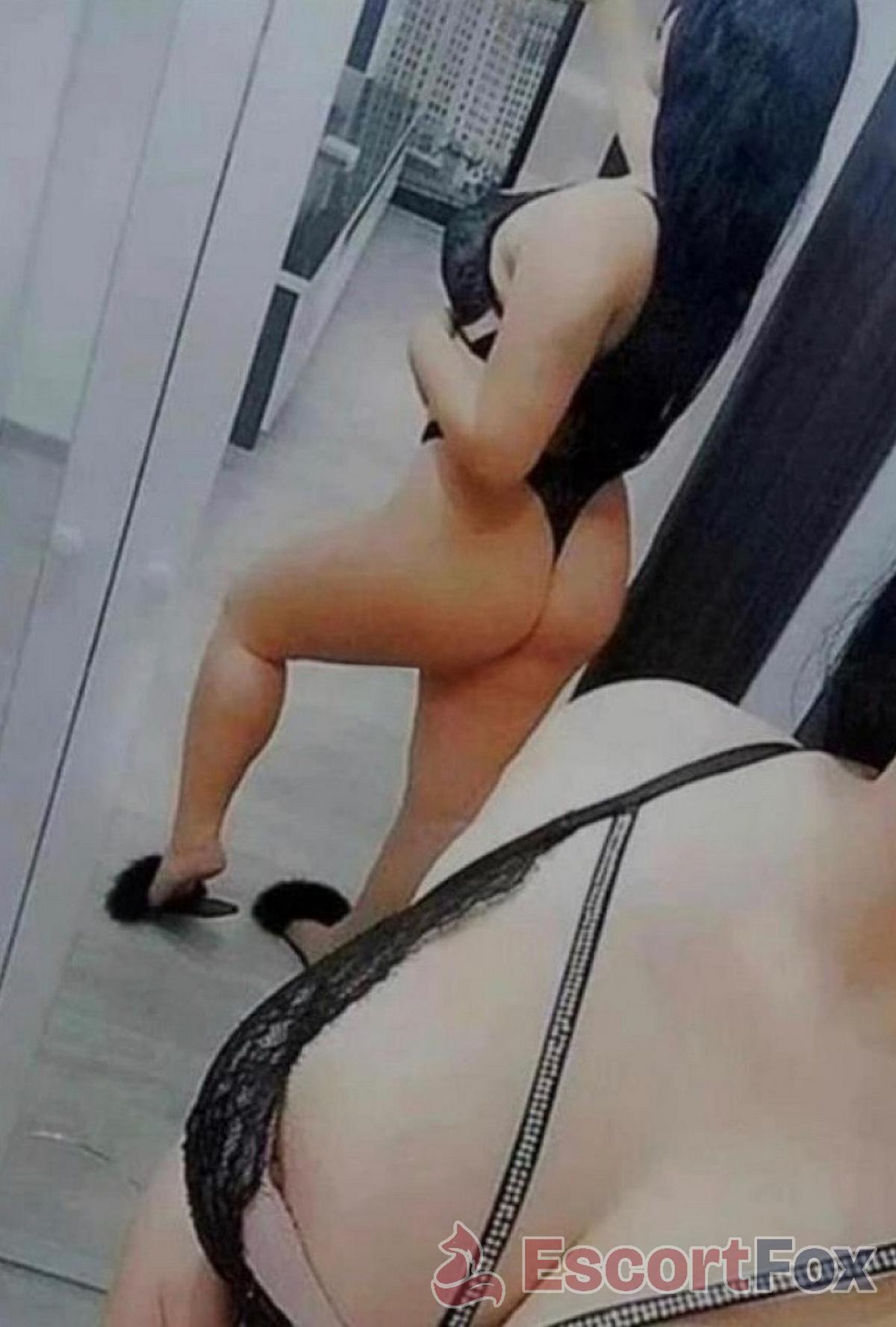 Alesia — escort à Munich