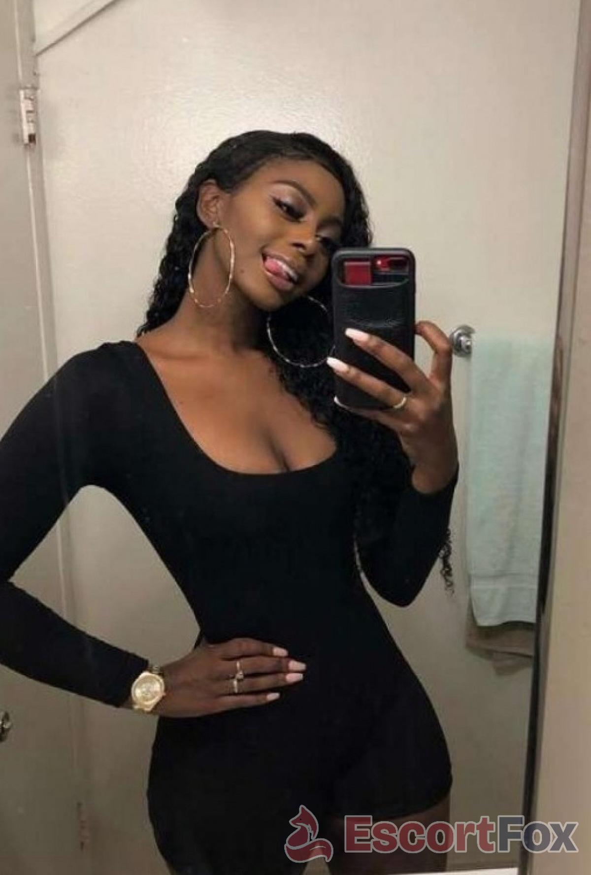 Vanuella — escort in Kuwait City