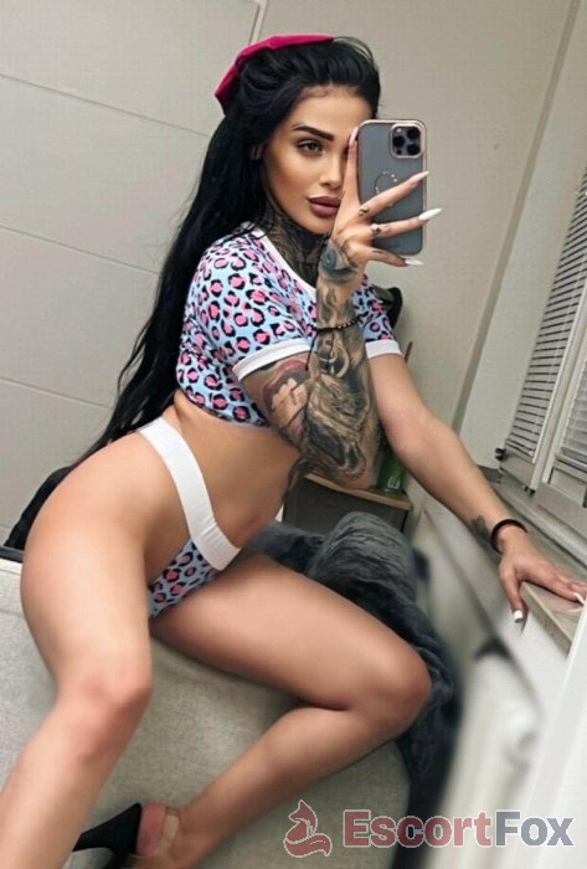 Laura — escort à Düsseldorf