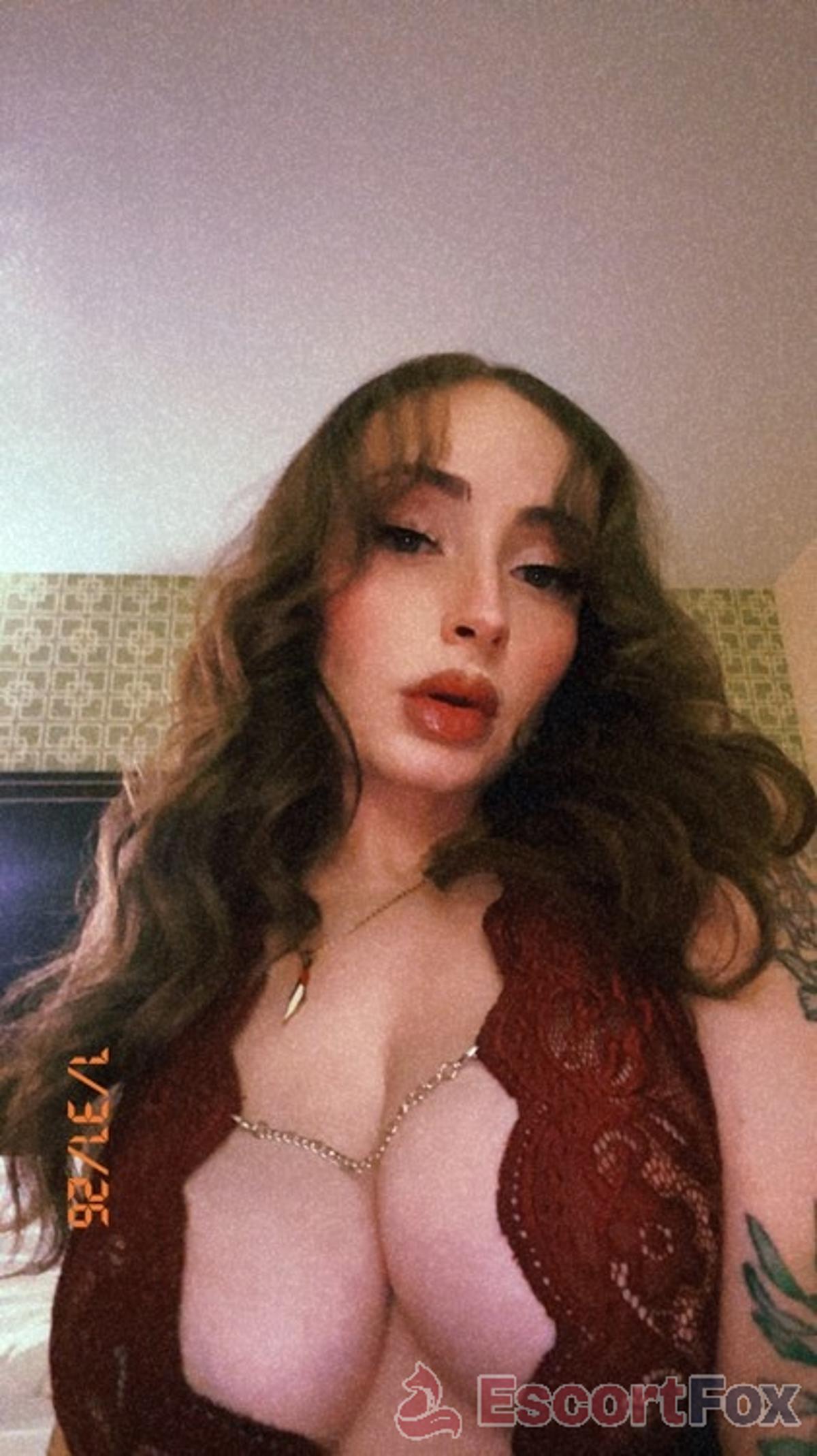 Emma Snow — escort in Ontario