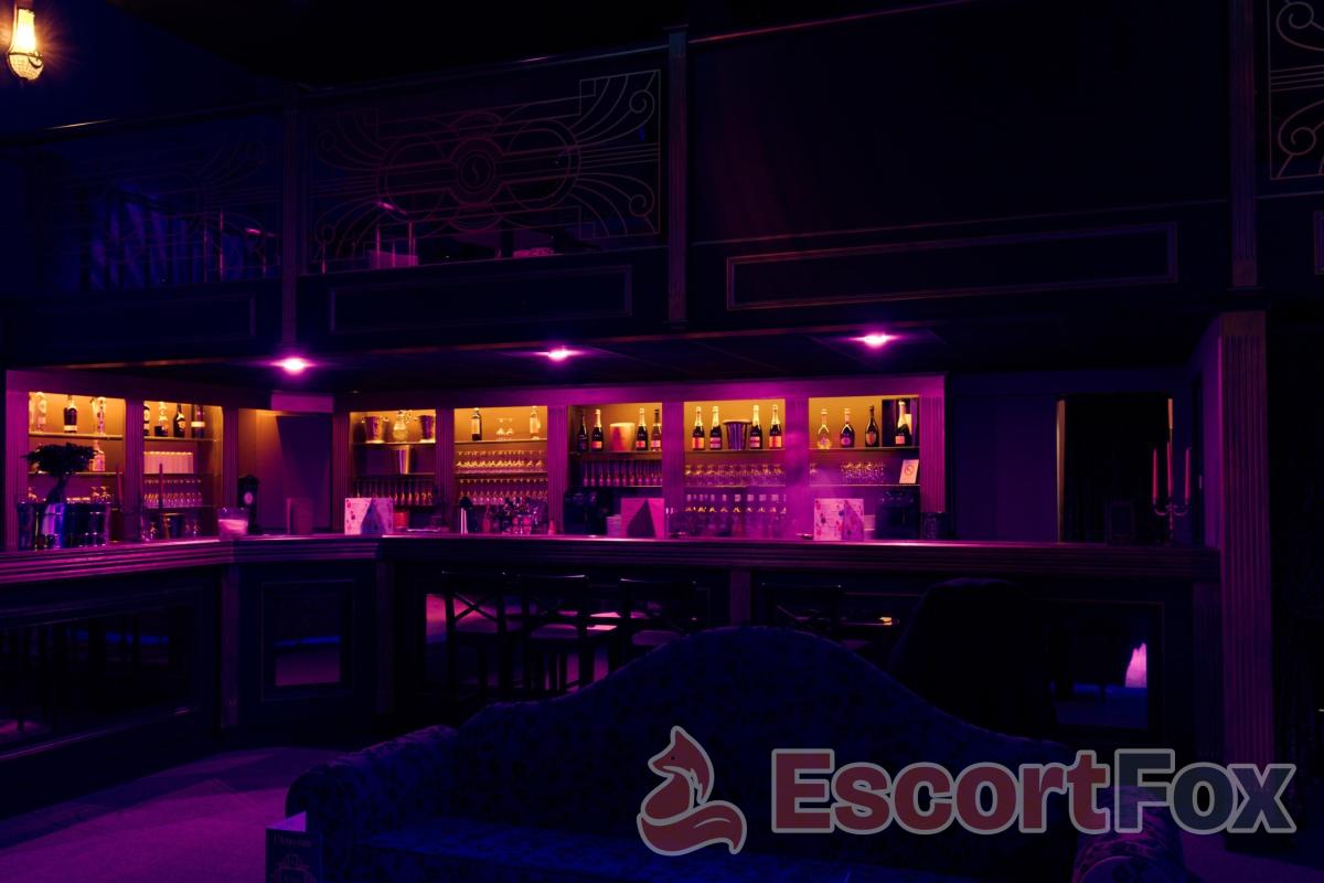L'ambassade — erotic venue in La Riche
