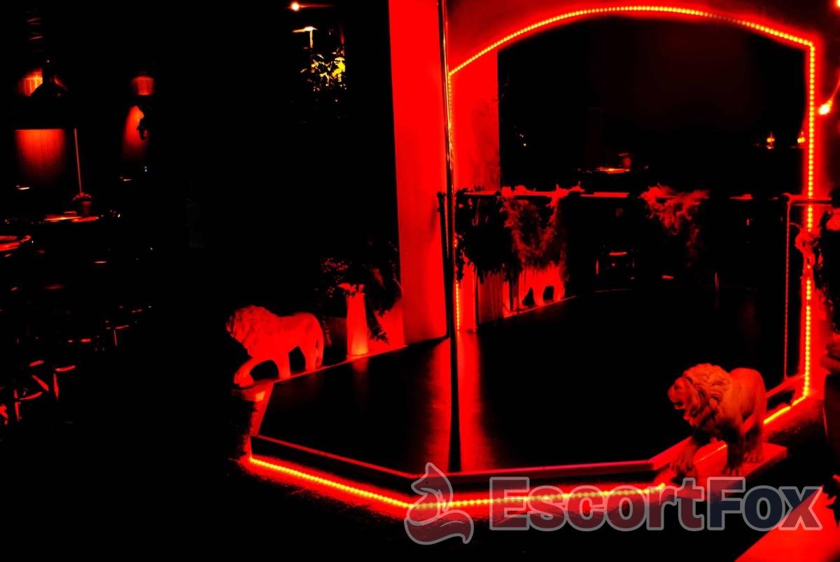 Club4you — local erótico en Hoogezand